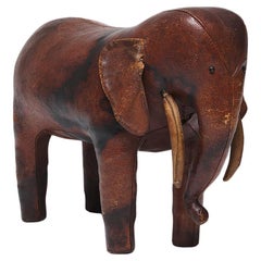 Reposapiés de elefante vintage inglés del siglo XX de Dimitri Omersa
