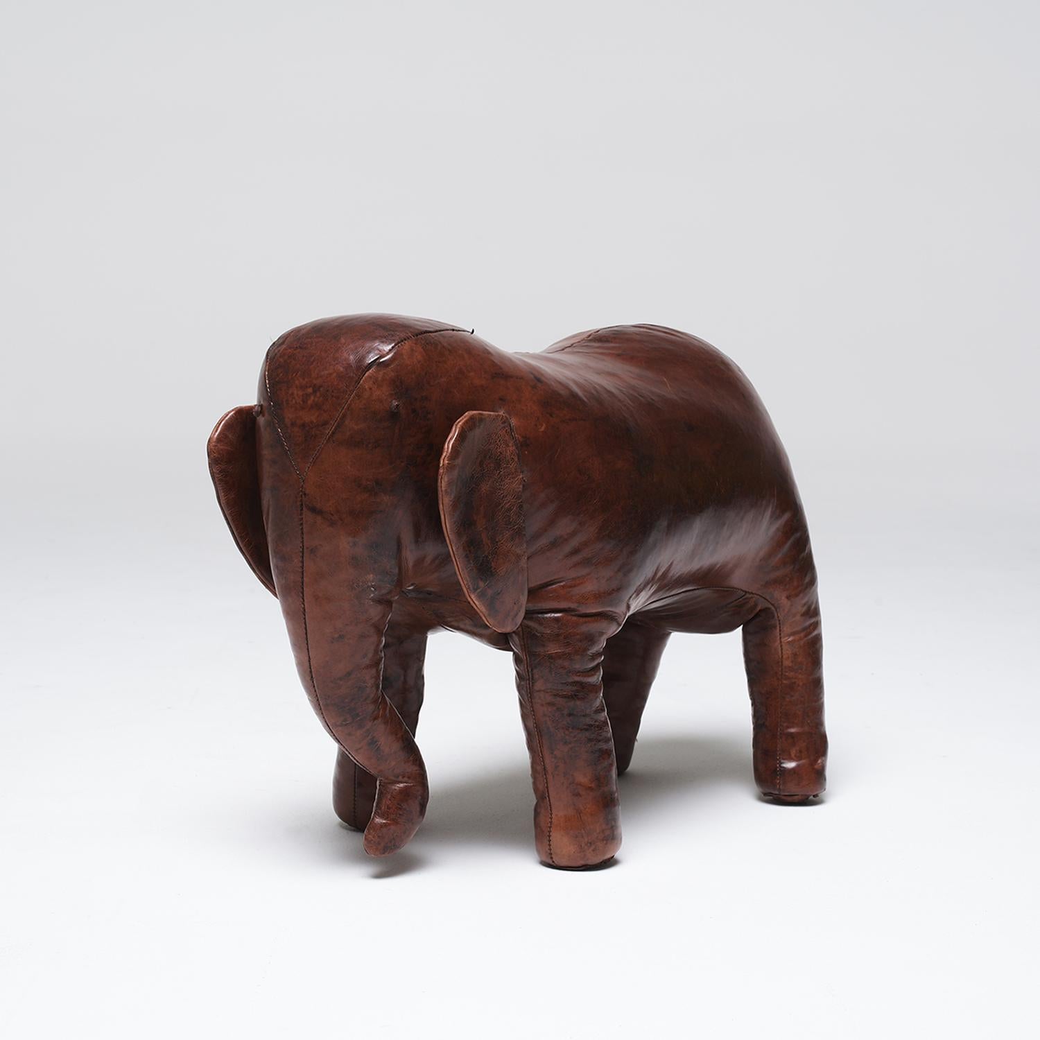 20th Century English Vintage Elephant Footstool in Leather by Dimitri Omersa For Sale 3