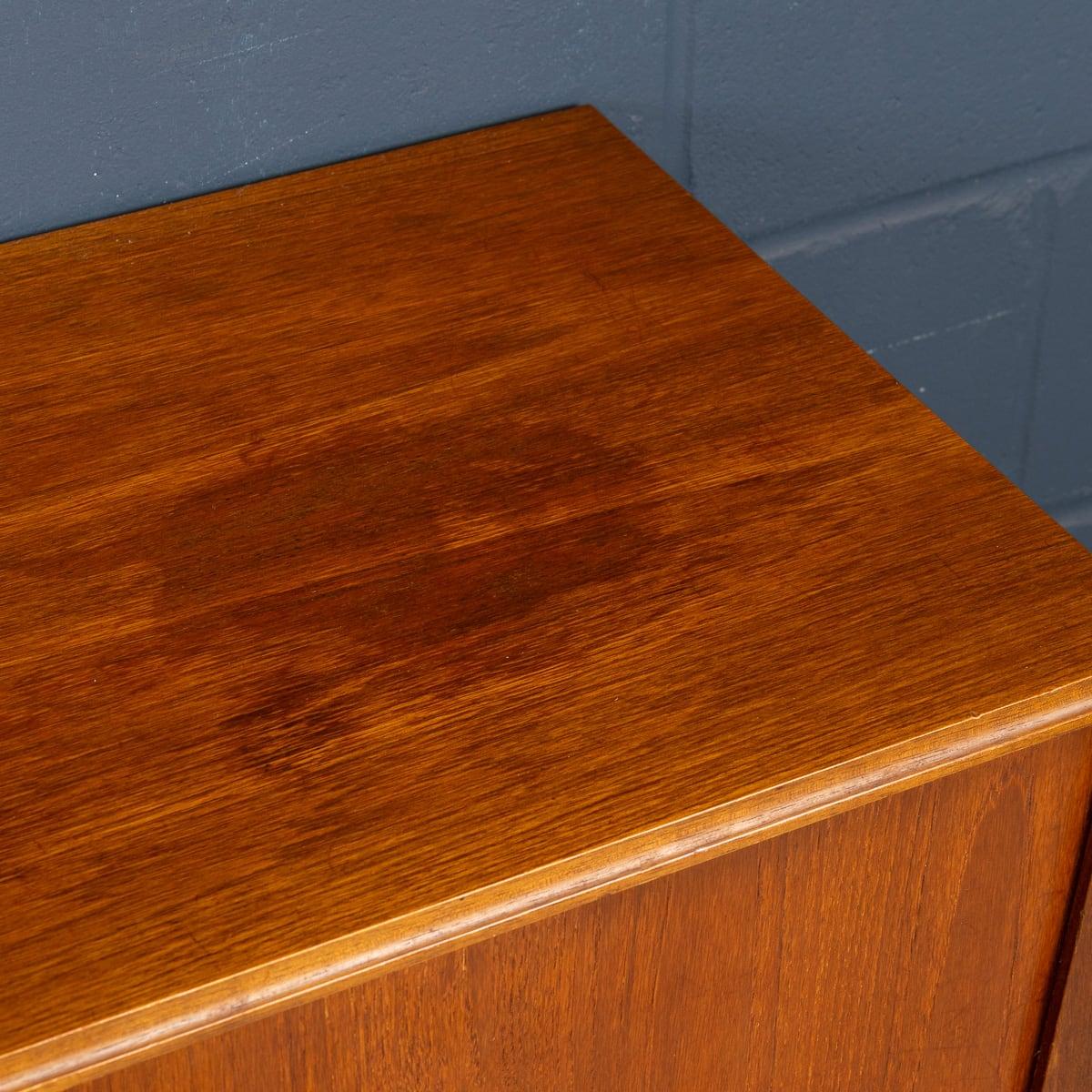 20th Century English Walnut Sideboard By Elliots Of Newbury c.1960 8
