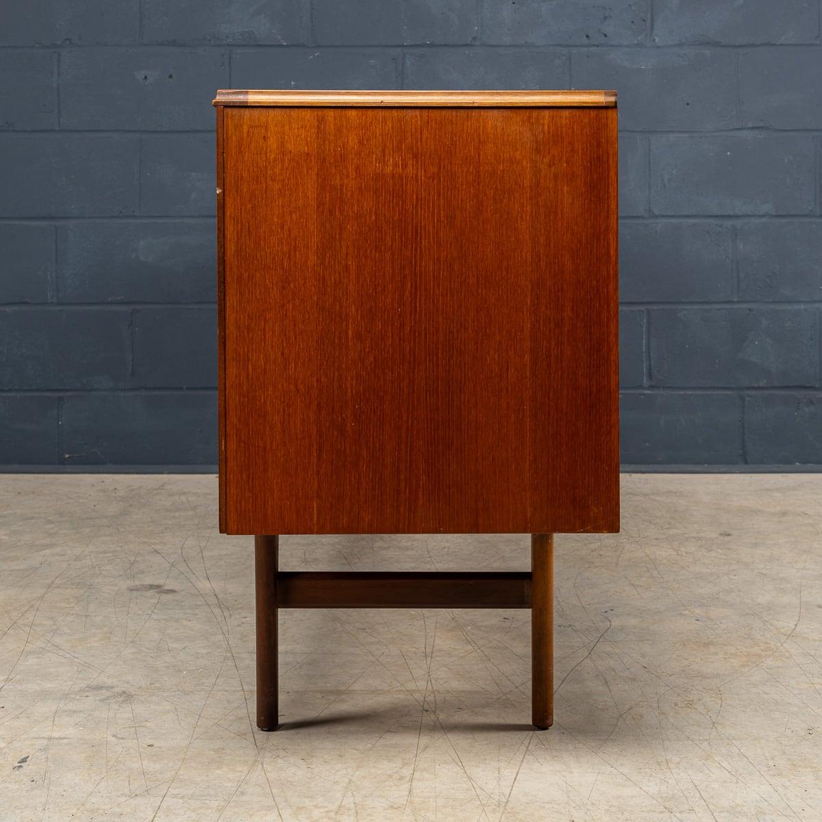 Other 20th Century English Walnut Sideboard By Elliots Of Newbury c.1960