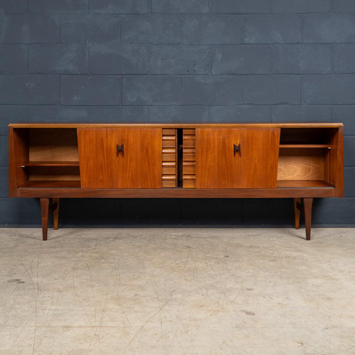 20th Century English Walnut Sideboard By Elliots Of Newbury c.1960 1