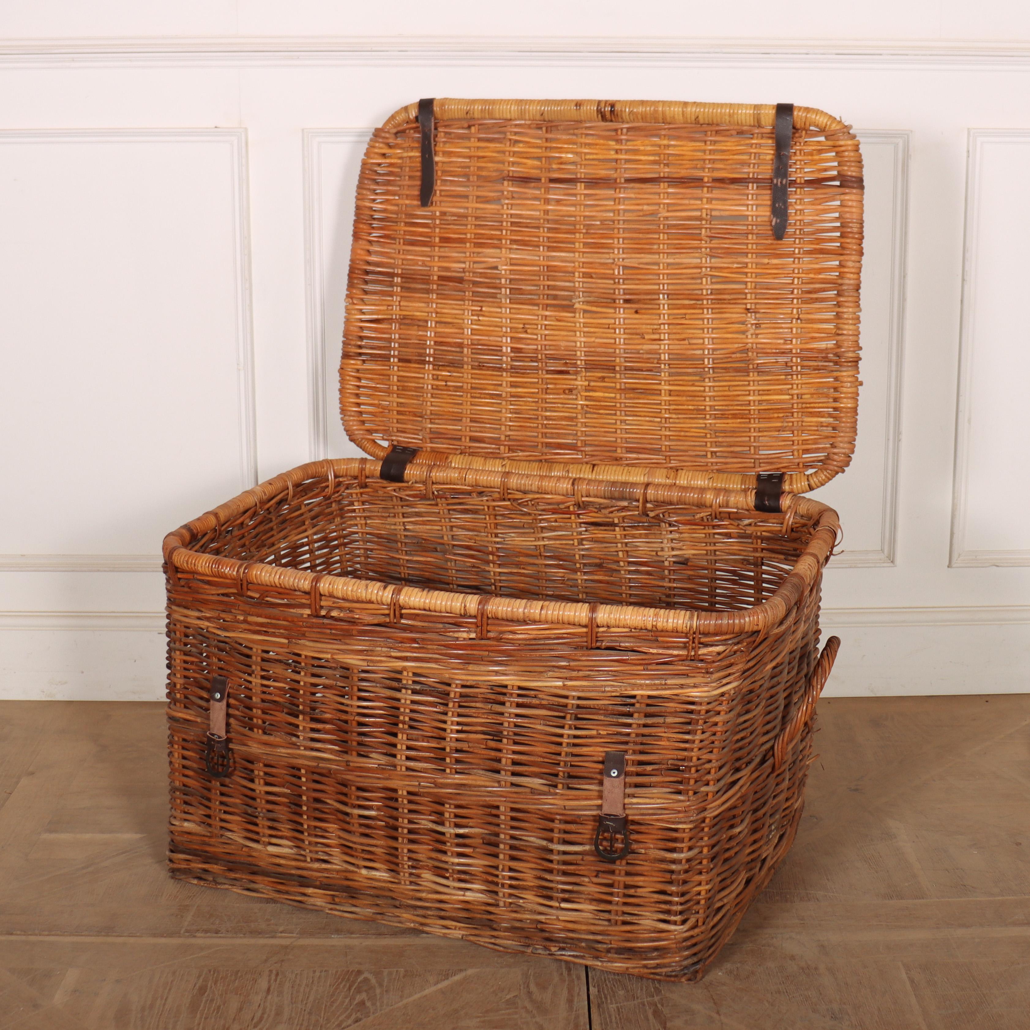20th Century English Wicker Hamper 3