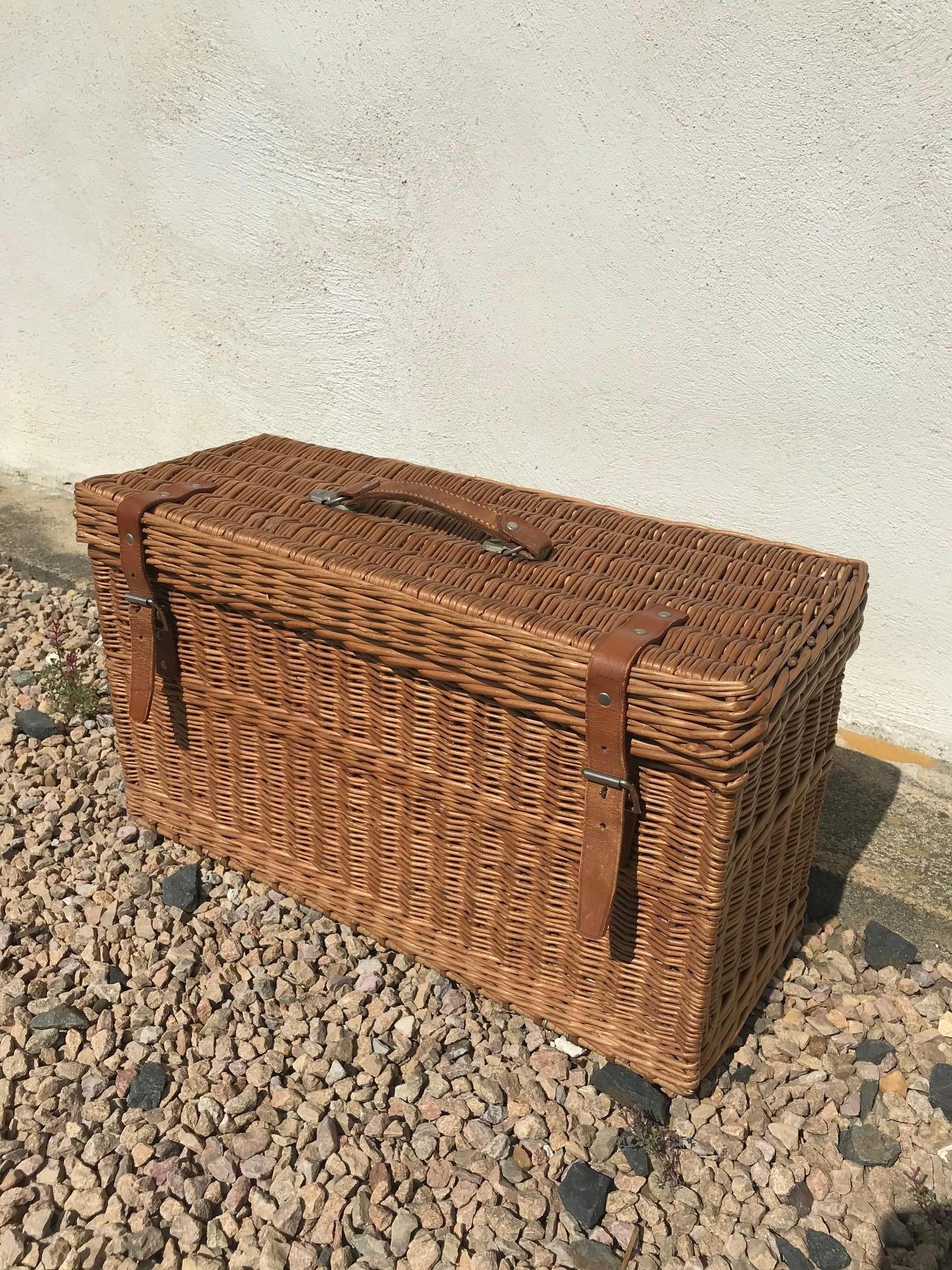 coracle picnic basket