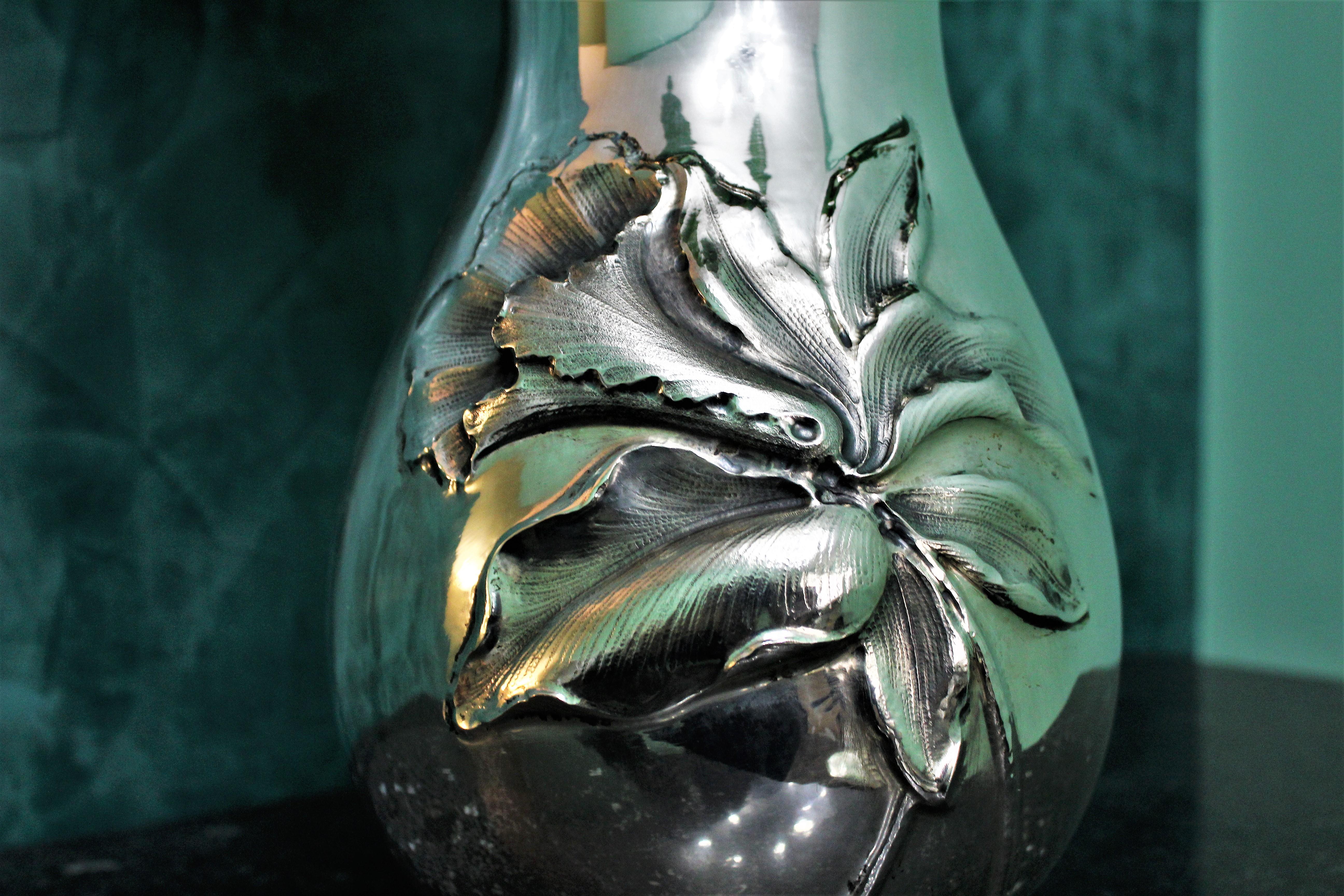 20th Century Engraved Italian Silver Flower Vase, 1950s In Good Condition For Sale In Florence, IT