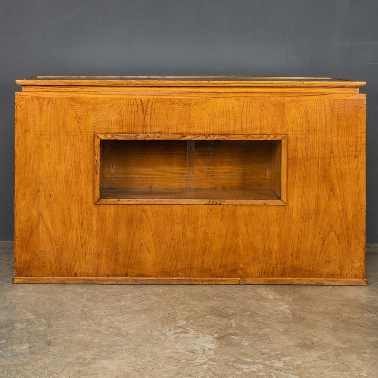 20th Century Enlish Oak Haberdashery Counter / Sideboard, C.1920 In Good Condition For Sale In Royal Tunbridge Wells, Kent