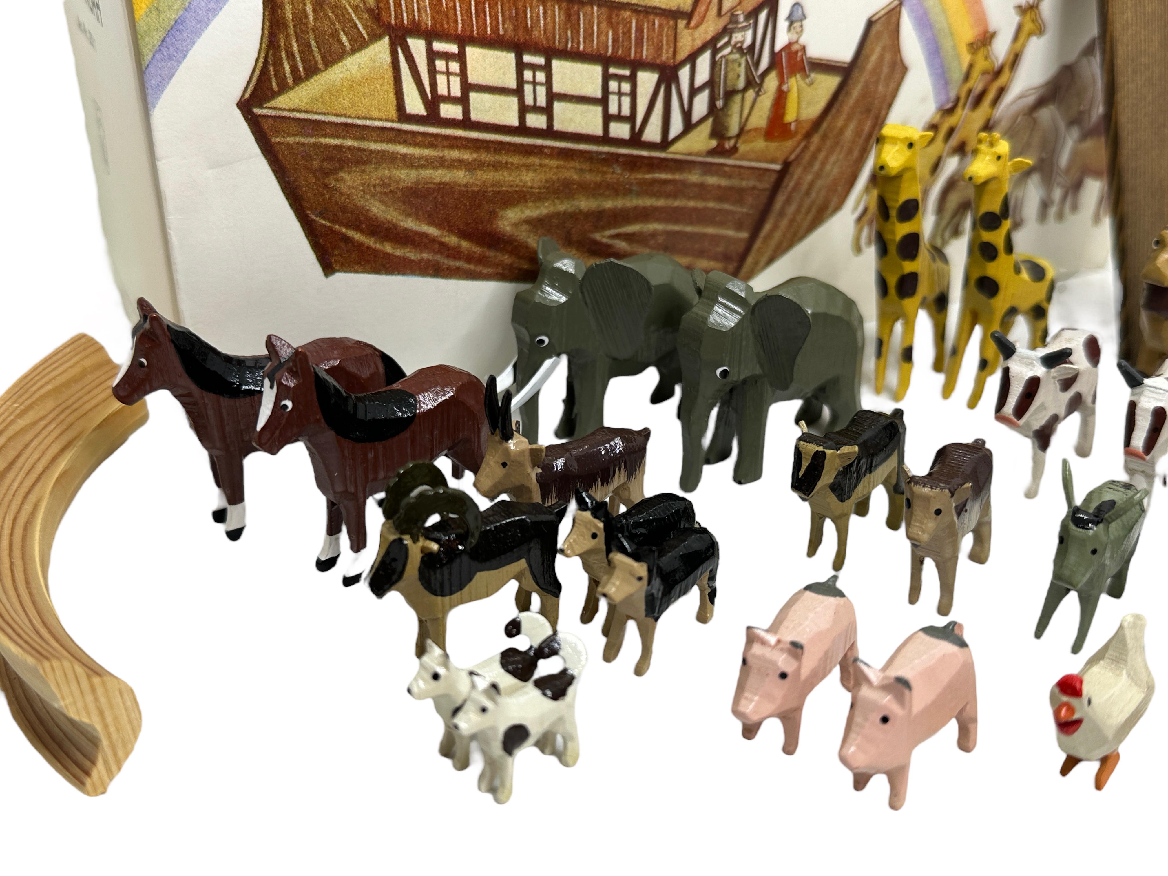  20. Jahrhundert Erzgebirge Deutsch Noah's Arche Putz Spielzeug Set, Vintage Folk Art  im Angebot 1