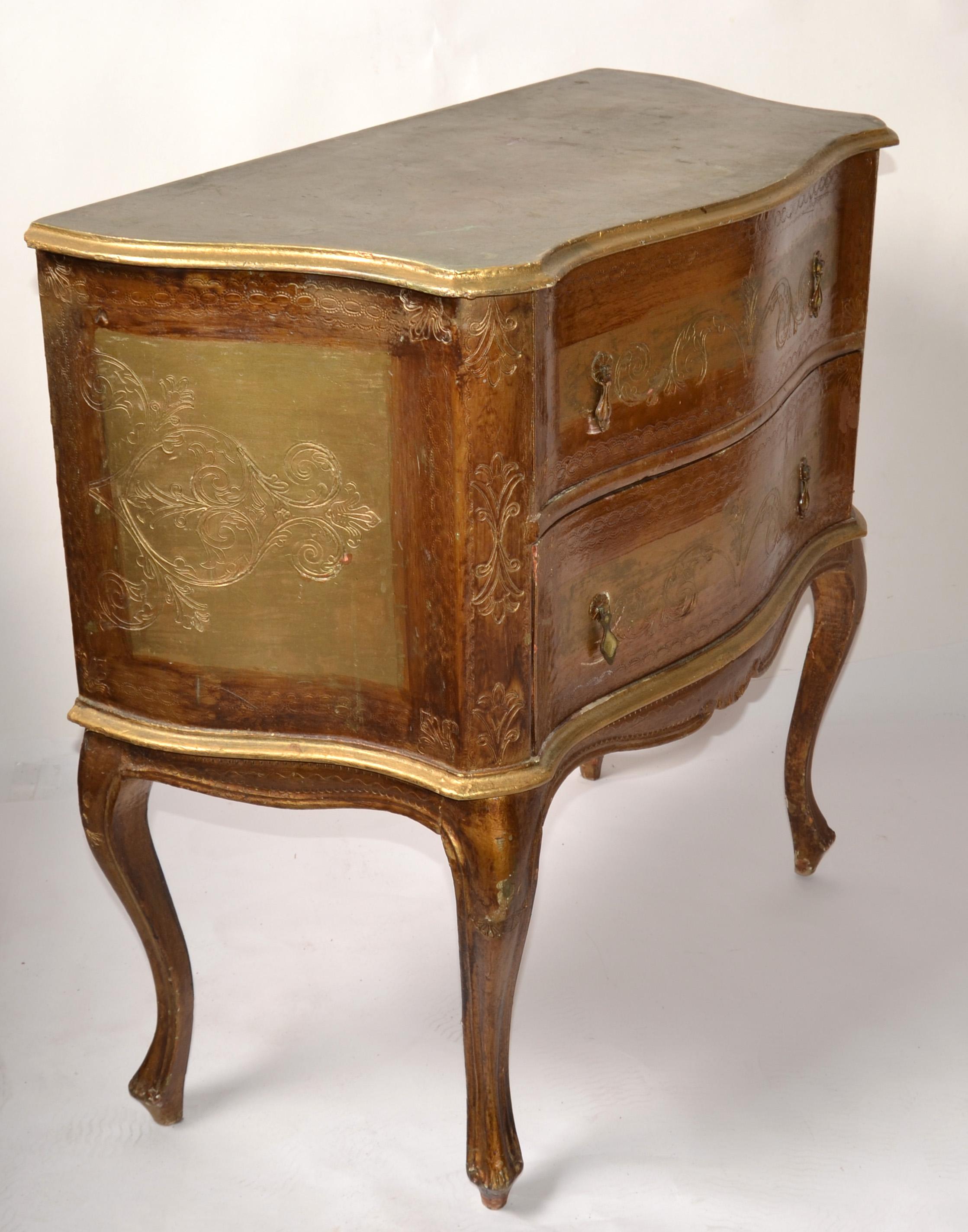 20th Century Etched Giltwood Florentine 2 Drawers Chest Commode And Brass Pulls  For Sale 1