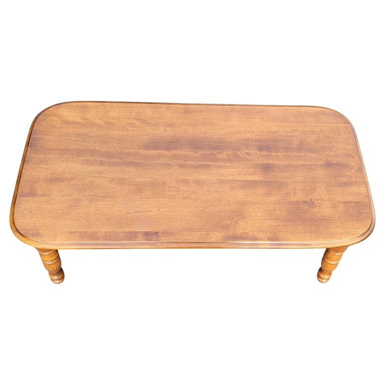 20th Century Ethan Allen American Classical Style Maple Side Table For Sale at 1stDibs