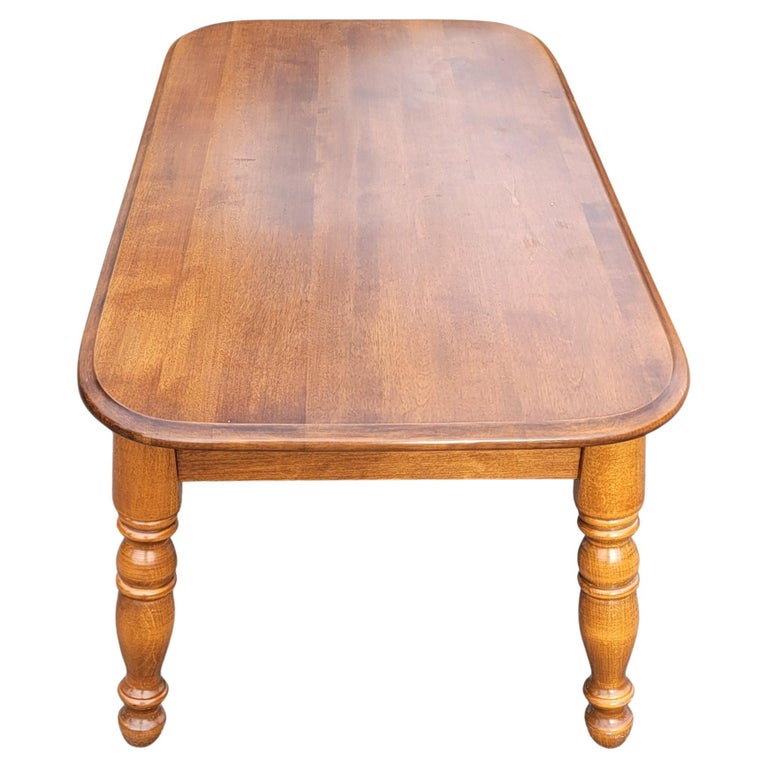 20th Century Ethan Allen American Classical Style Maple Side Table For Sale at 1stDibs