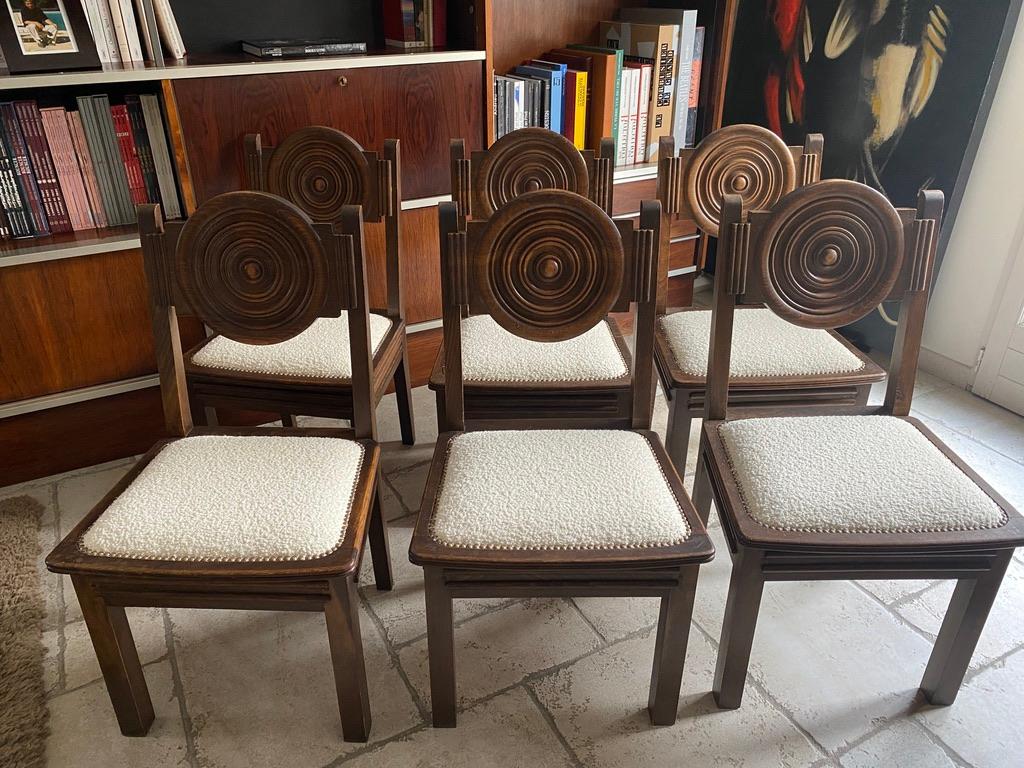 Etienne Kohlmann (1903-1988)
Set of four wooden chairs drum back underlined with grooves cream terry fabric seat
BIBLIOGRAPHY
Pierre Kjellberg, Le Mobilier Du XXesiècle, Éditions de l'Amateur, Paris, 2000, model reproduced p.347.