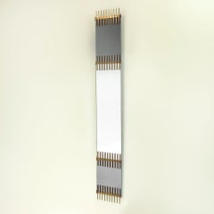 siglo XX, Espejo de pared de latón Ettore Sottsass