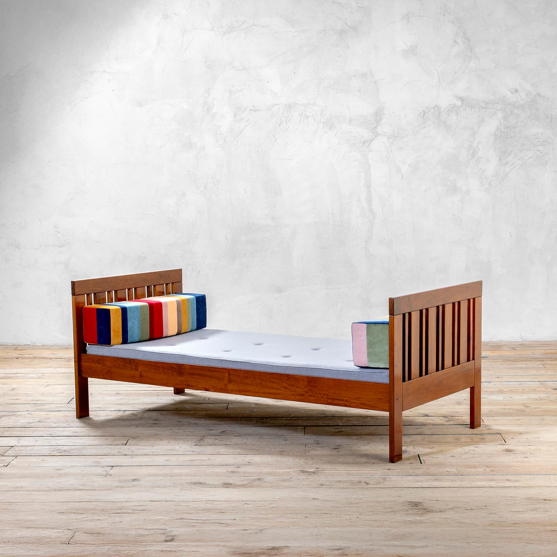 Ettore Sottsass grew up in Turin, and graduated in architecture from the Turin Polytechnic in 1939. In 1947, he founded his own studio in Milan. In 1956, Sottsass moved to New York where he began working in the studio of the designer George Nelson.