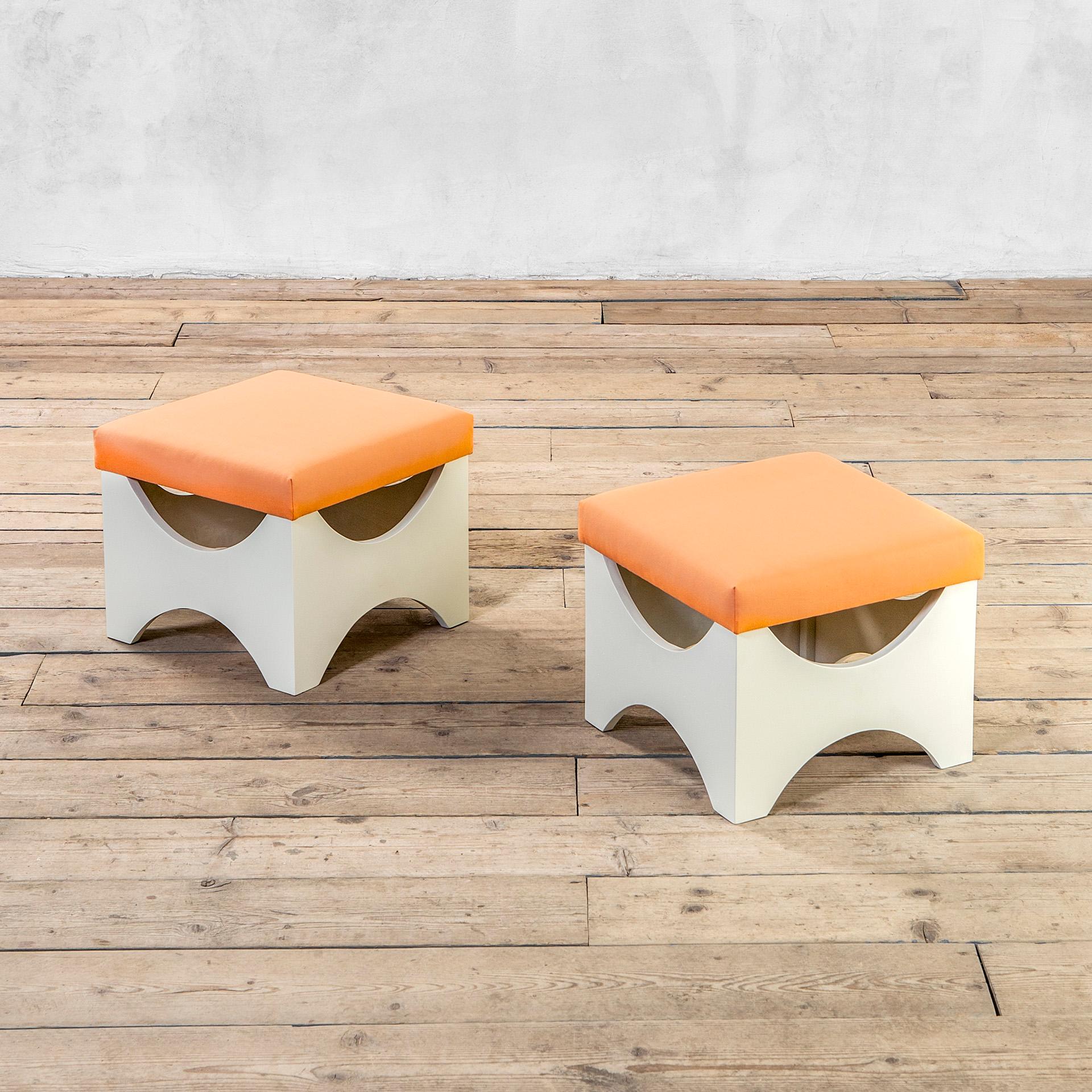 Ettore Sottsass grew up in Turin, and graduated in architecture from the Turin Polytechnic in 1939. In 1947, he founded his own studio in Milan. In 1956, Sottsass moved to New York where he began working in the studio of the designer George Nelson.