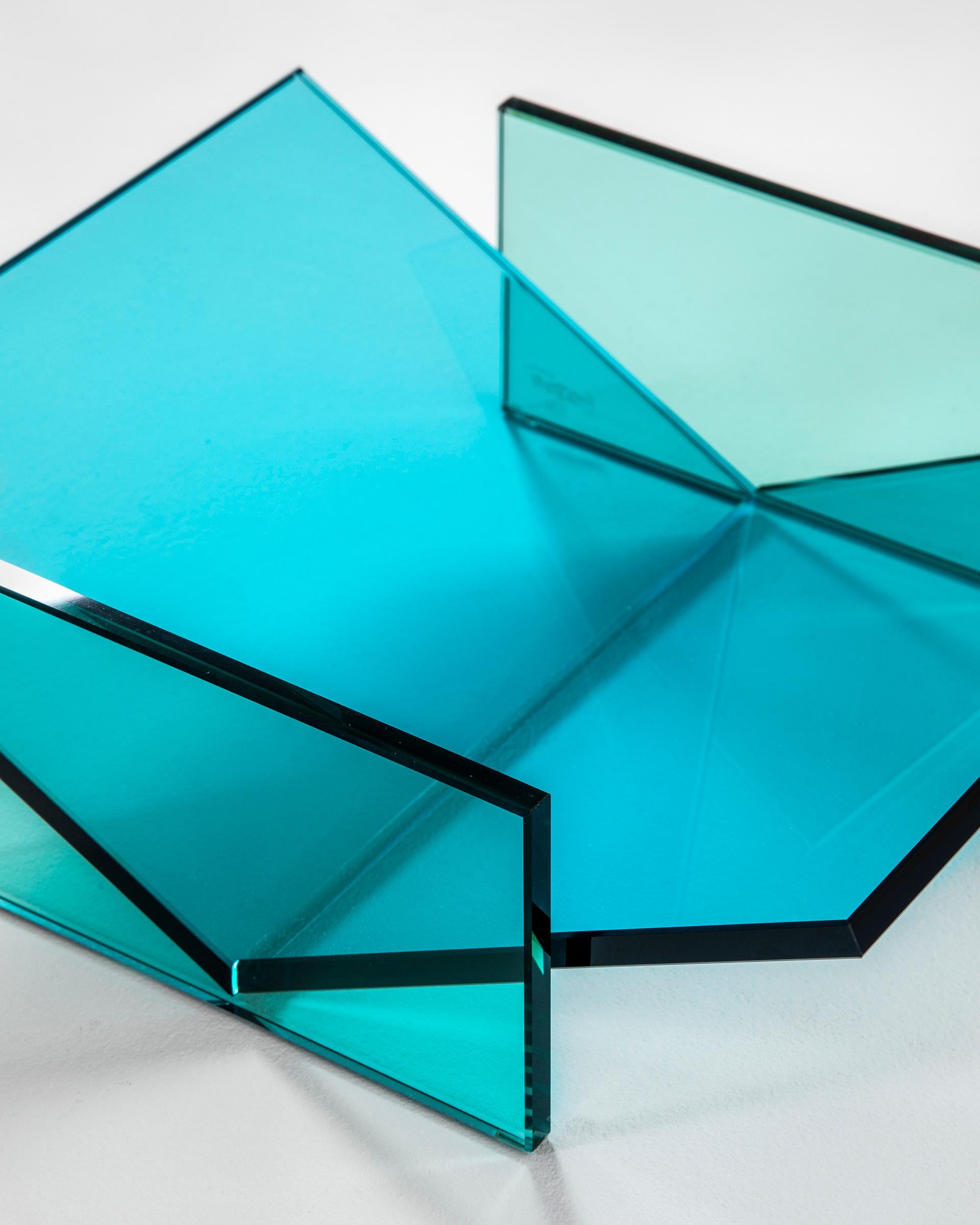 Ettore Sottsass RSVP Tafelaufsatz Mod. aus dem 20. Jahrhundert Celeste aus farbigem Glas (Italienisch) im Angebot