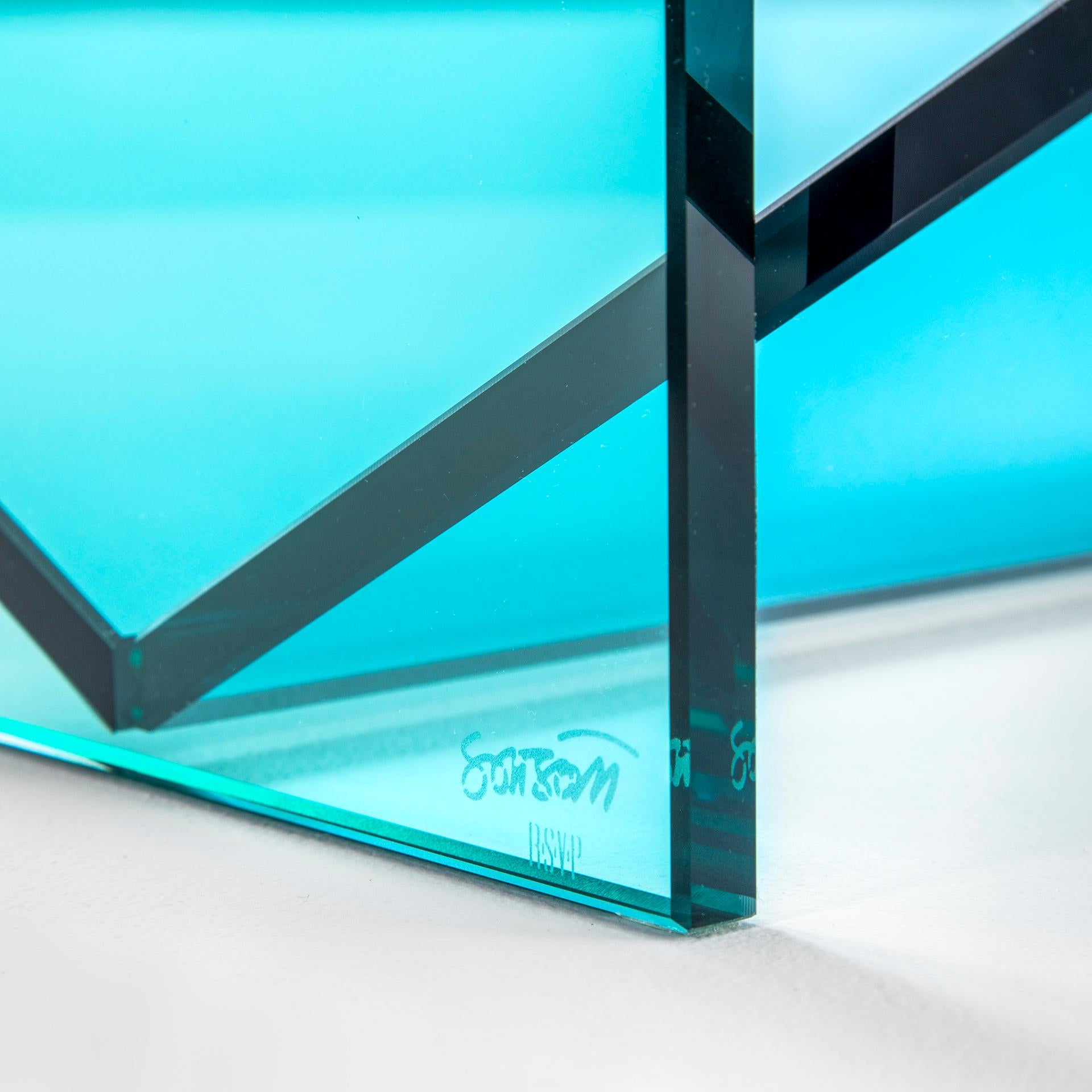 Ettore Sottsass RSVP Tafelaufsatz Mod. aus dem 20. Jahrhundert Celeste aus farbigem Glas im Angebot 1