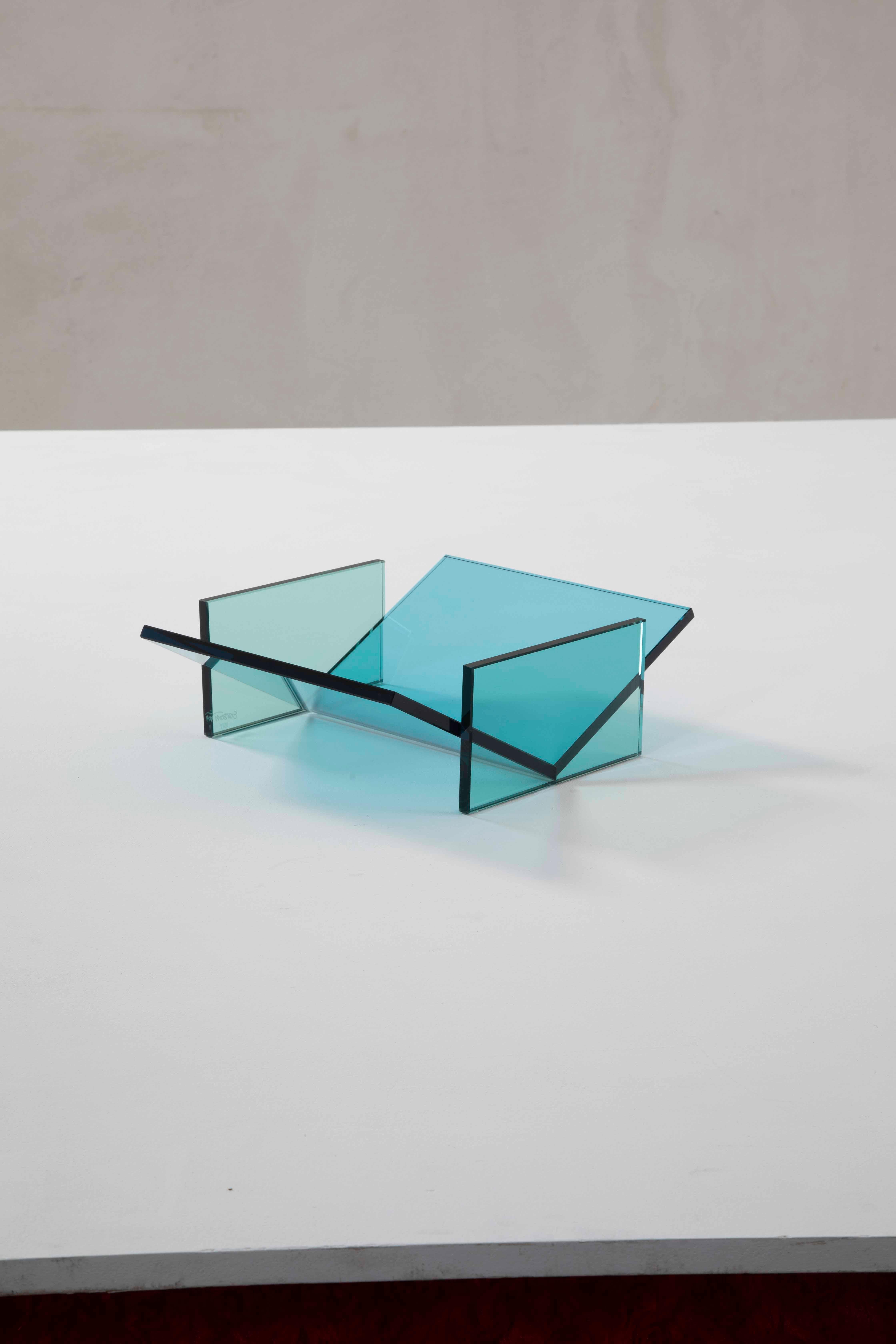 Ettore Sottsass RSVP Tafelaufsatz Mod. aus dem 20. Jahrhundert Celeste aus farbigem Glas im Angebot 2