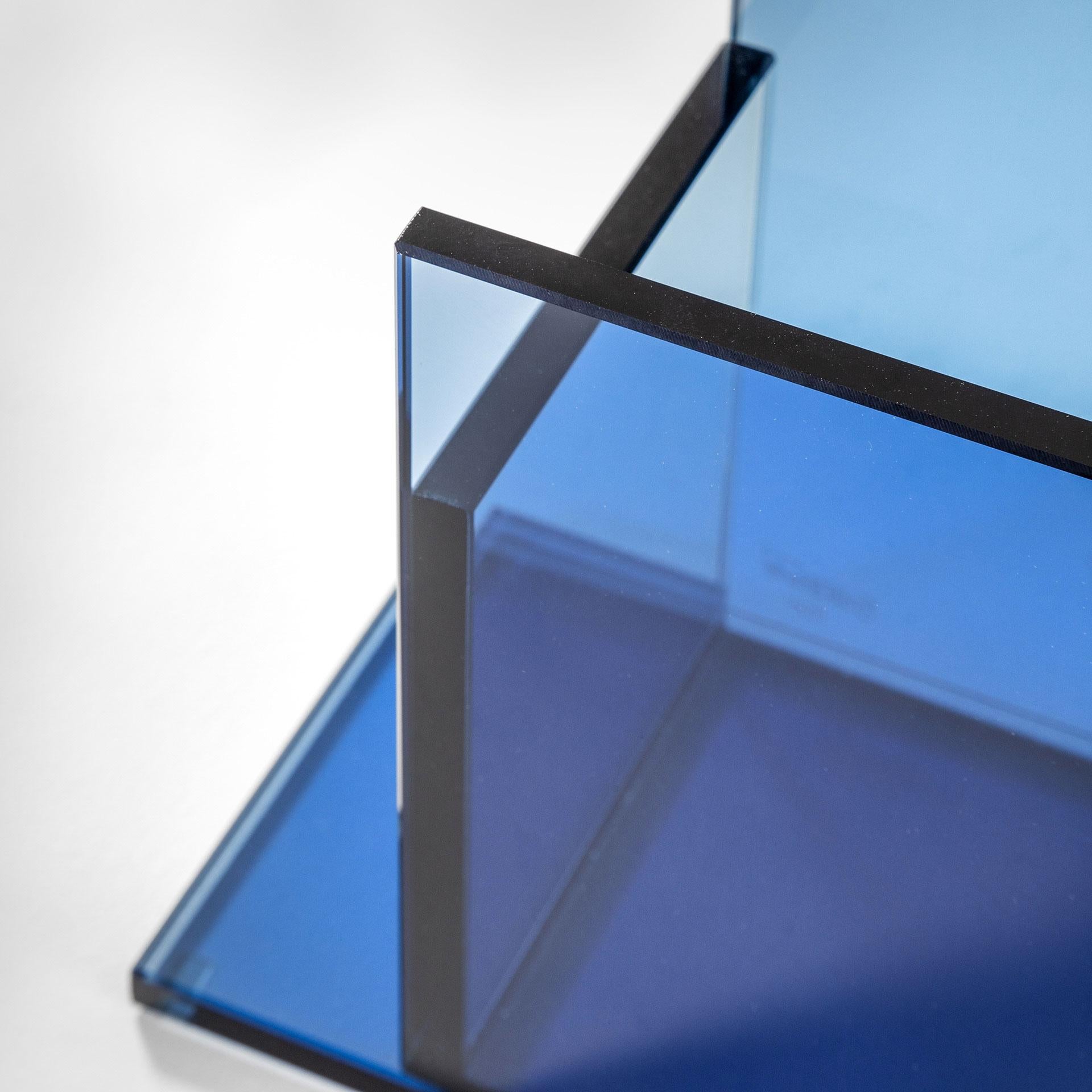 Ettore Sottsass RSVP Tafelaufsatz Mod. aus dem 20. Jahrhundert Indigo in farbigem Glas im Angebot 3