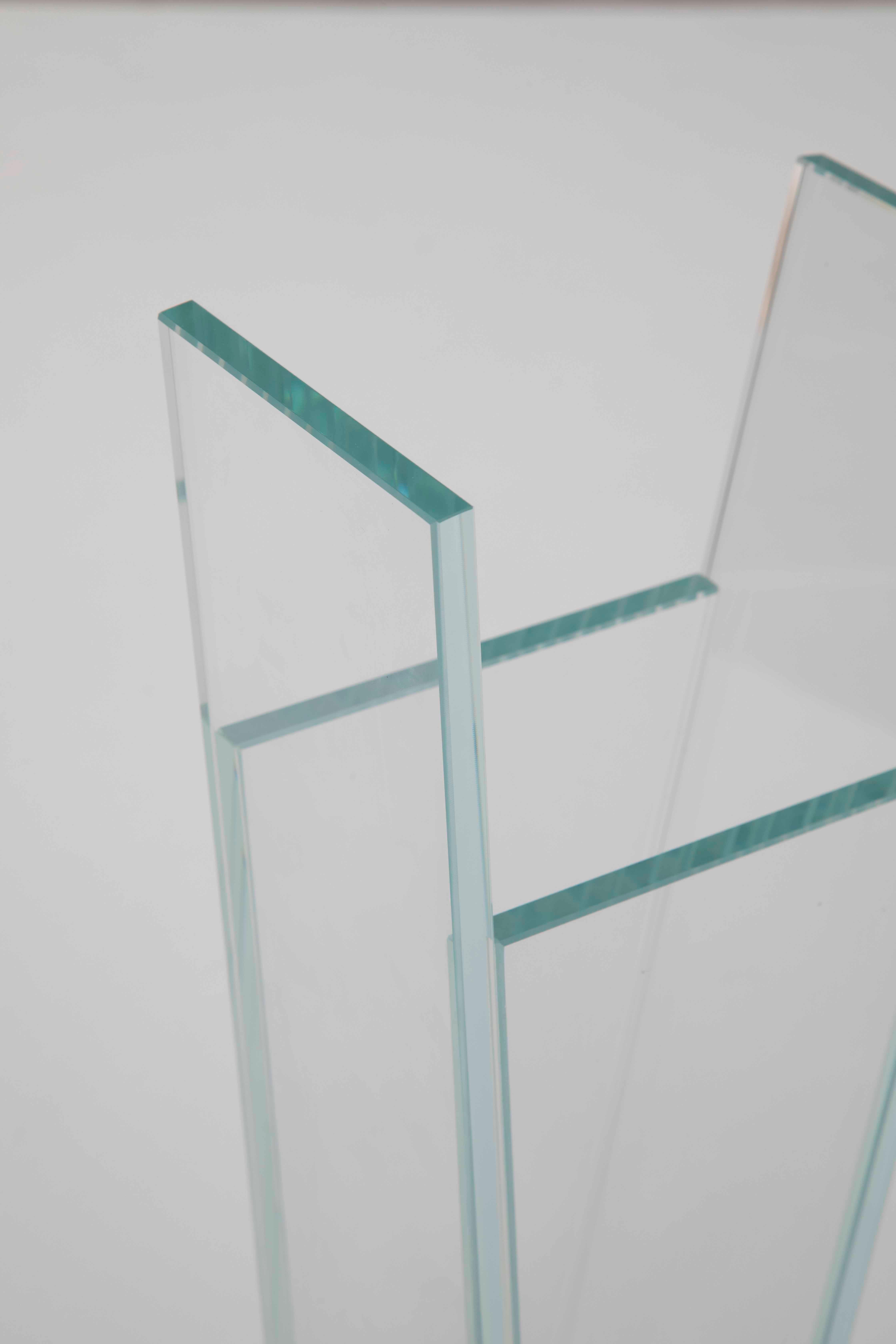 20. Jahrhundert Ettore Sottsass RSVP Vase Mod. Azzurro Extrachiaro aus farbigem Glas im Angebot 4