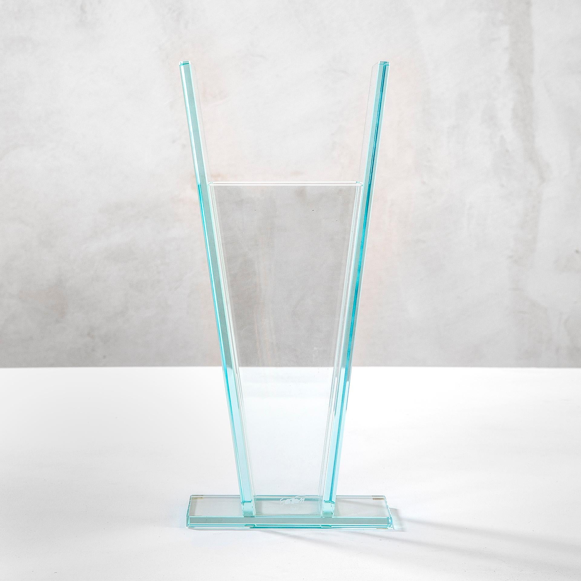 20. Jahrhundert Ettore Sottsass RSVP Vase Mod. Azzurro Extrachiaro aus farbigem Glas (Moderne) im Angebot