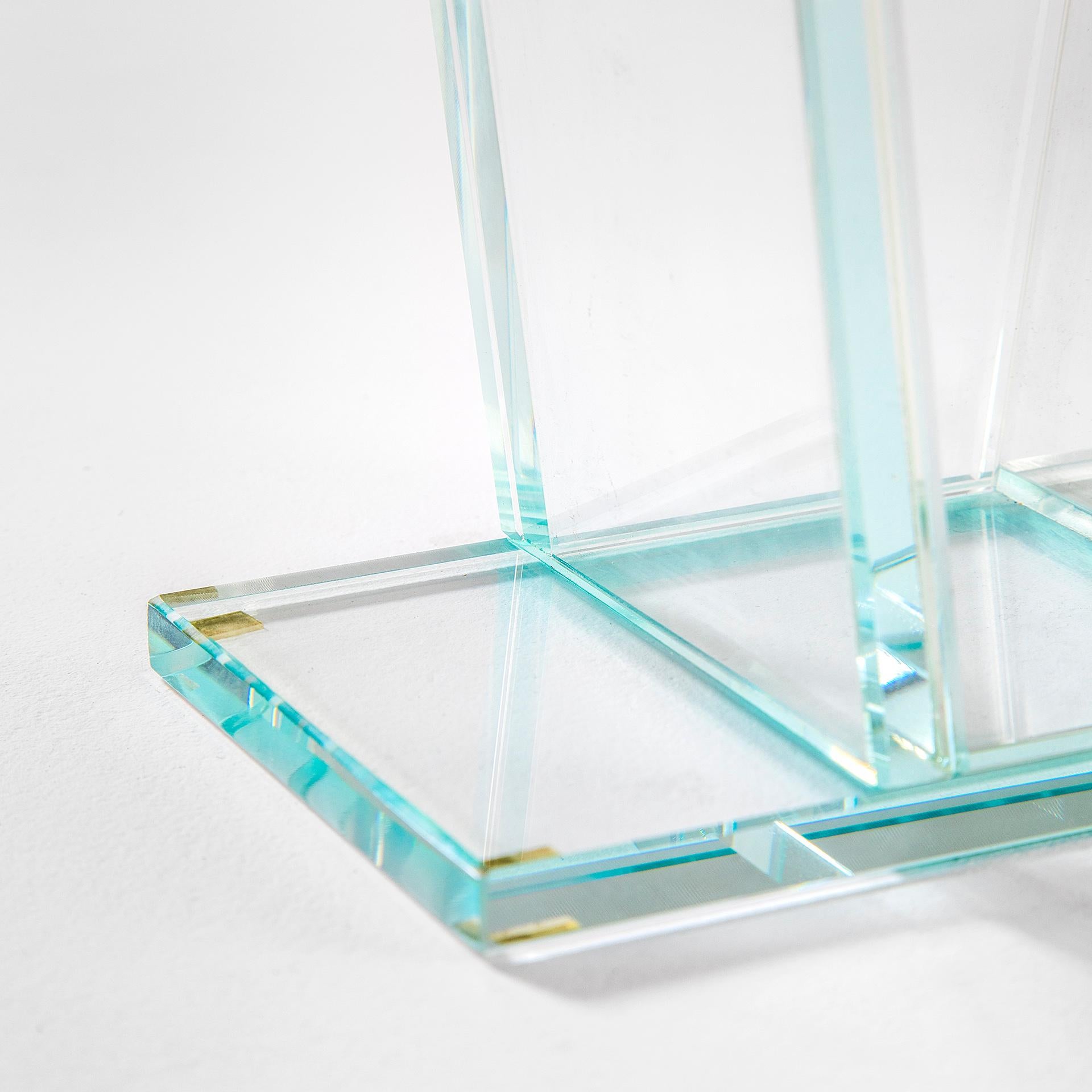 20. Jahrhundert Ettore Sottsass RSVP Vase Mod. Azzurro Extrachiaro aus farbigem Glas im Zustand „Hervorragend“ im Angebot in Turin, Turin