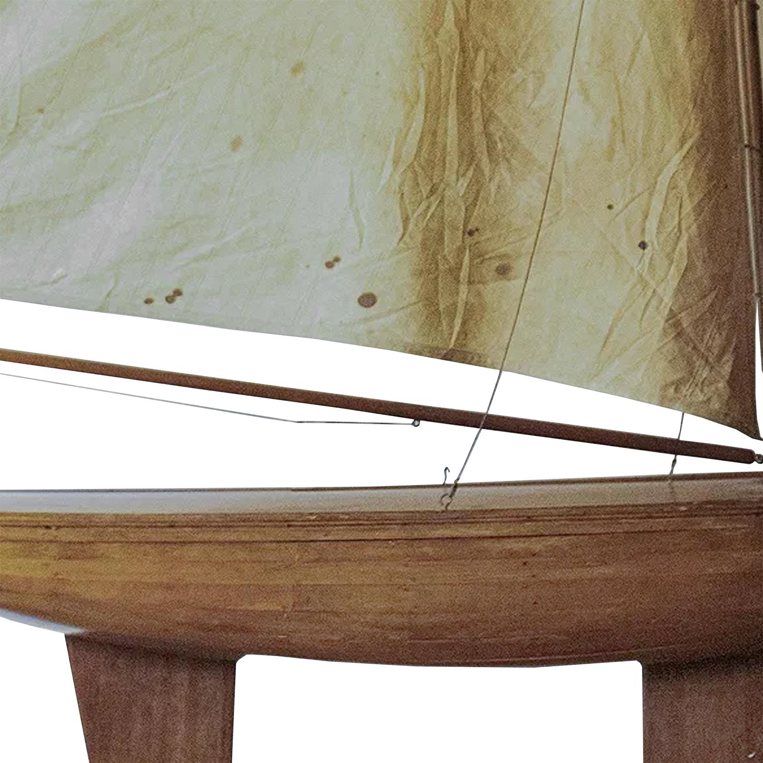 20th Century European Art Deco Pinewood Pond Yacht - Antique Sailboat Model Hecho a mano en venta