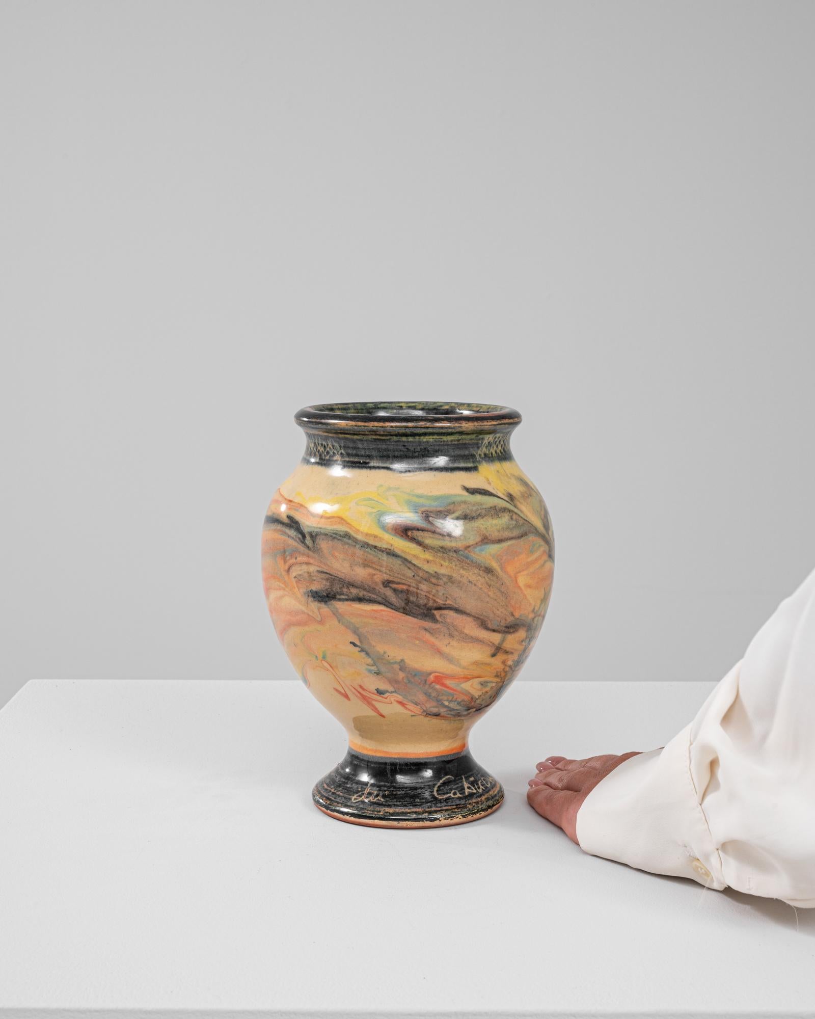 Européen Vase en céramique européenne du 20e siècle en vente