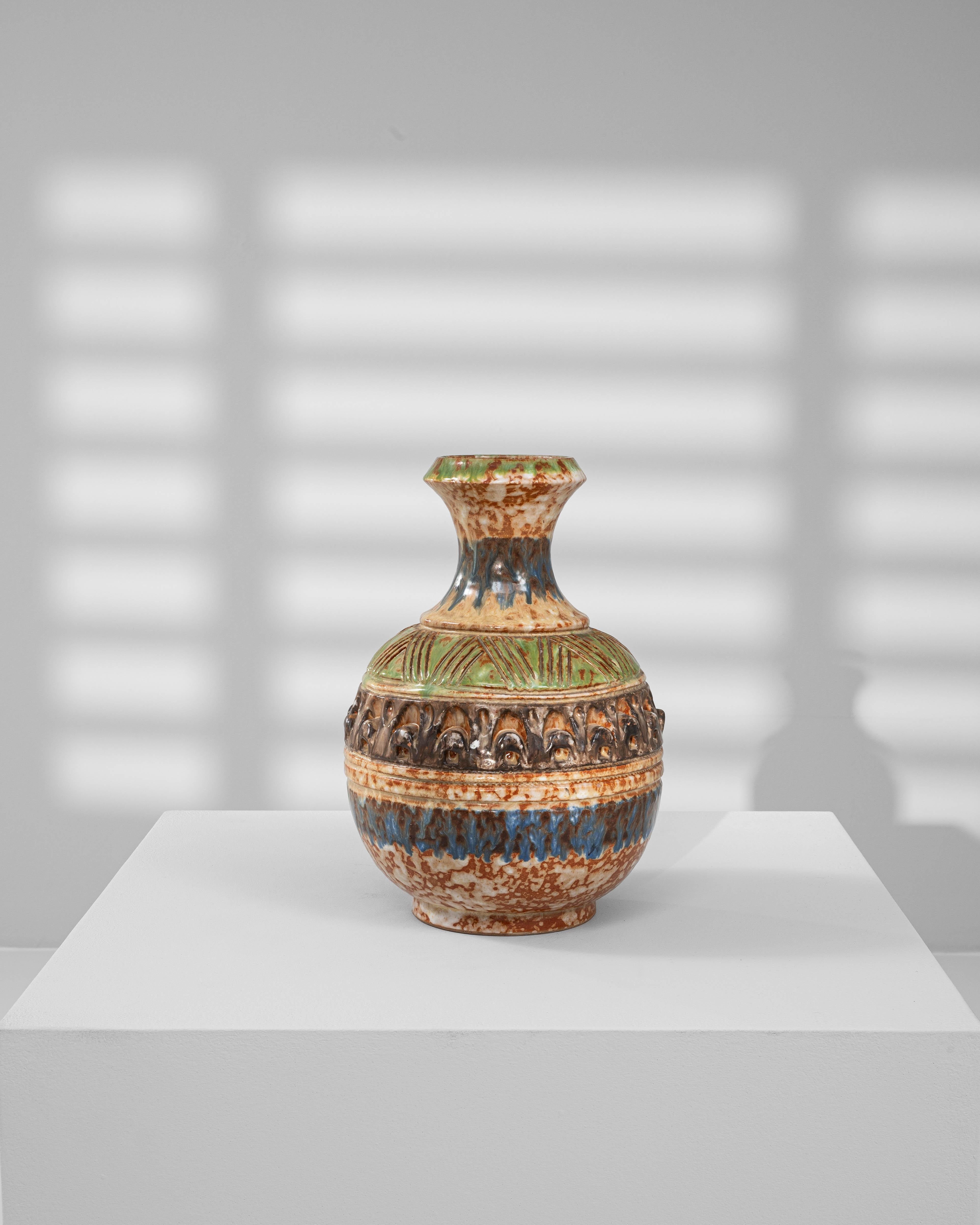 Ceramica 20th Century European Ceramic Vase in vendita