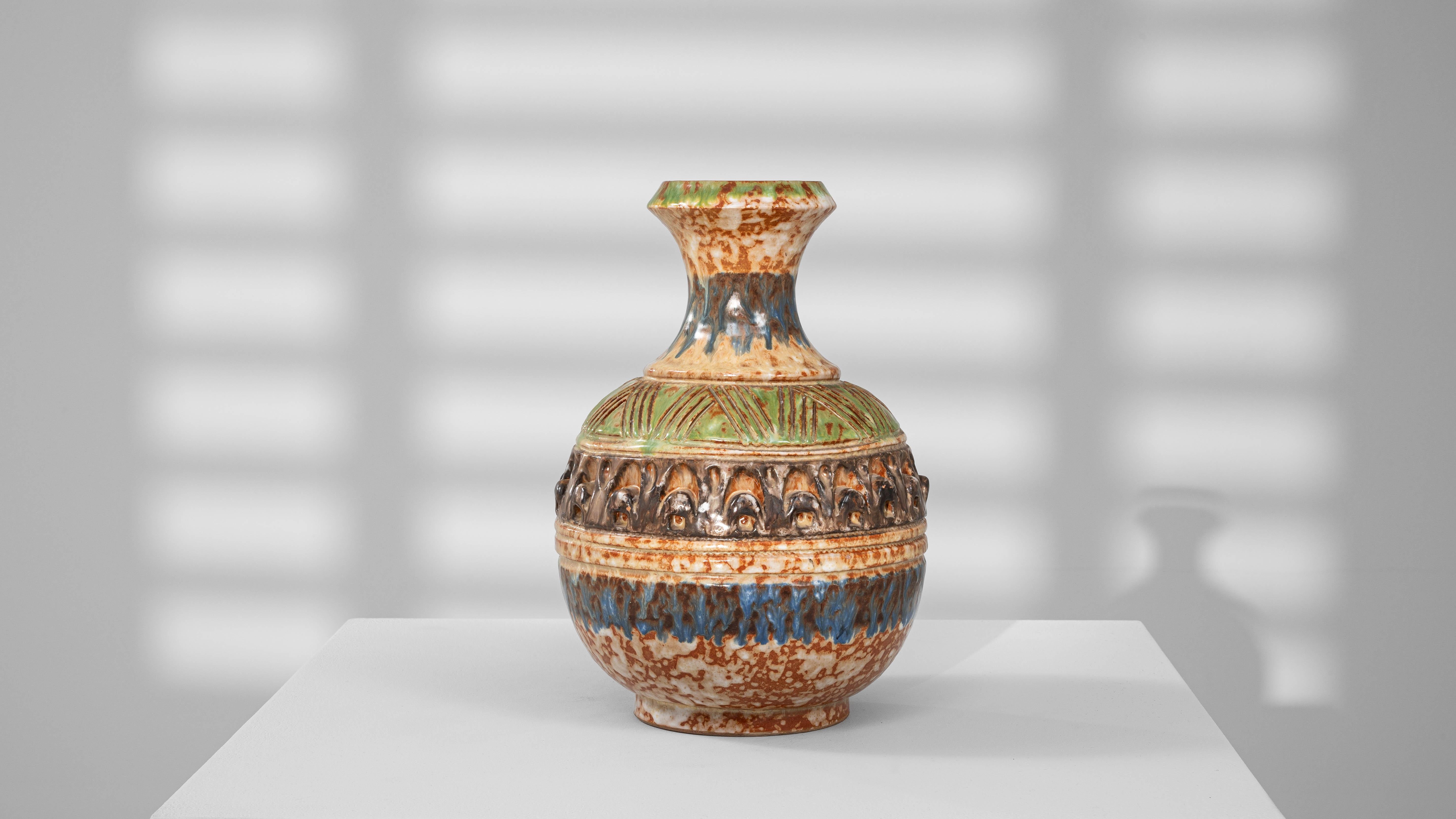 20th Century European Ceramic Vase in vendita 1