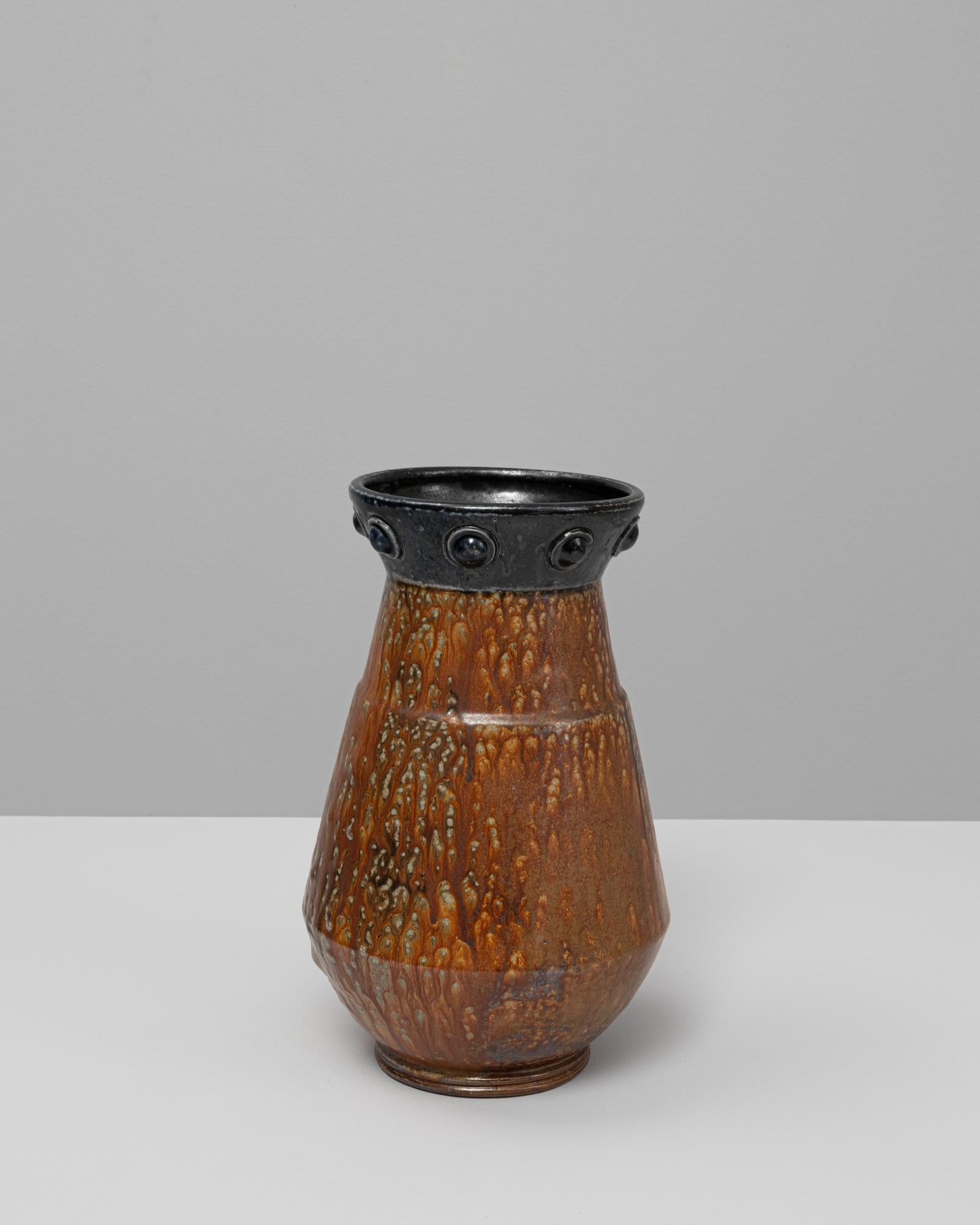 Vaso in ceramica con smalto a goccia del XX secolo in vendita 1