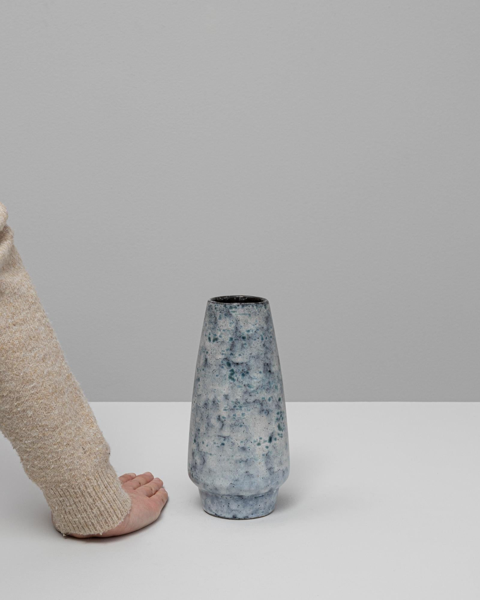 Vaso in ceramica a lava grassa del XX secolo In condizioni buone in vendita a High Point, NC