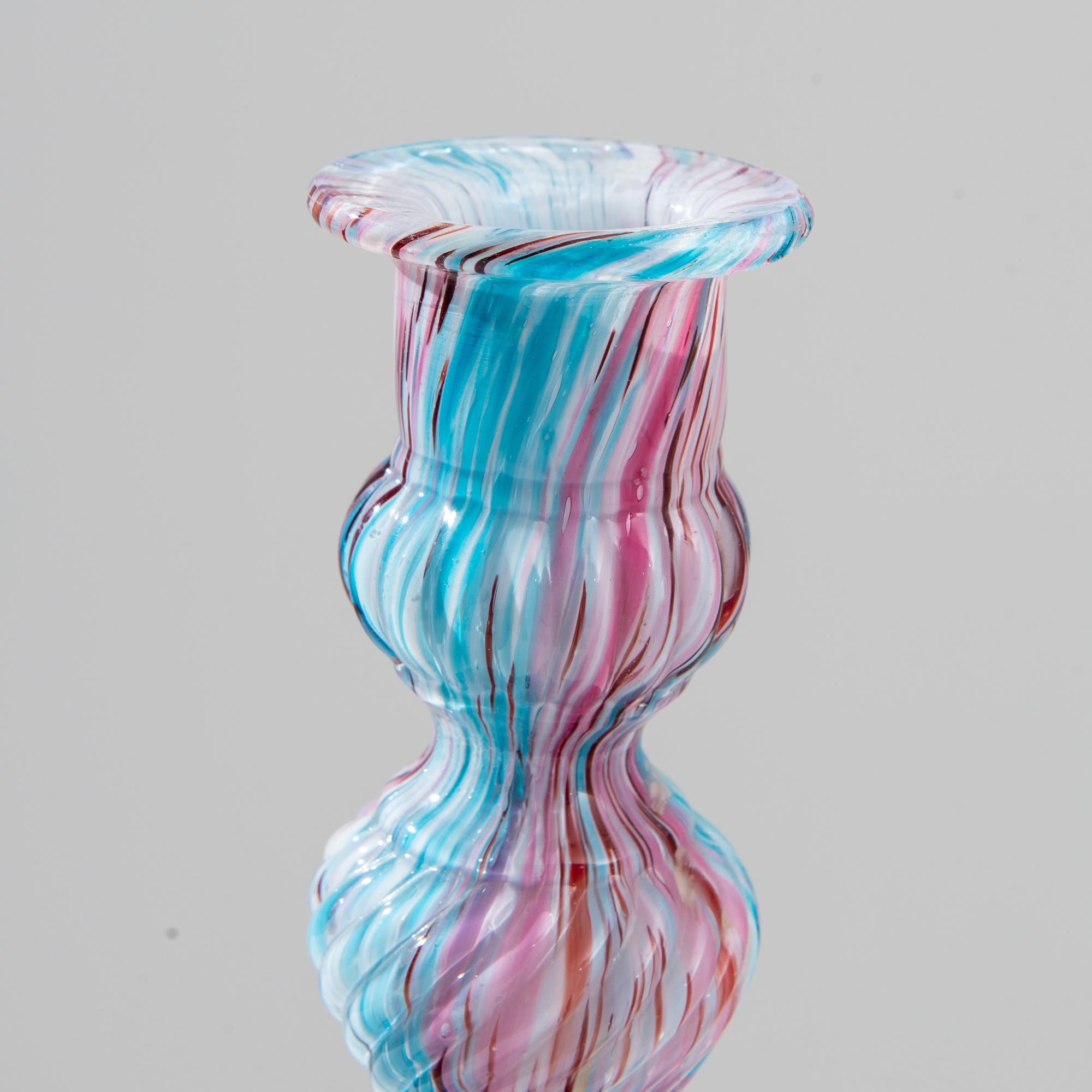 Vase en verre européen du 20e siècle en vente 1