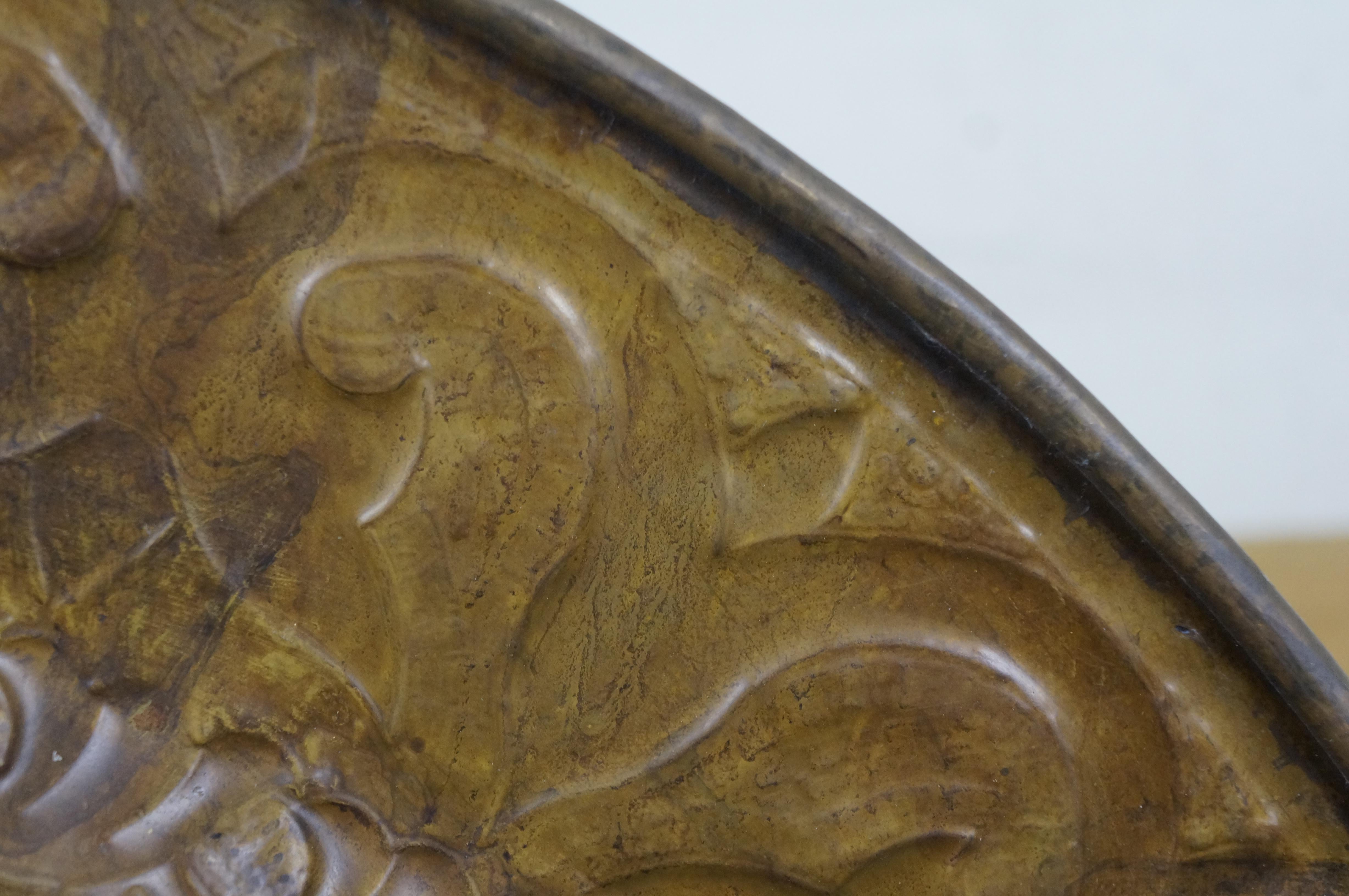 20. Jahrhundert europäischen gehämmert Messing Wand hängende Plaque Platte Tablett 30