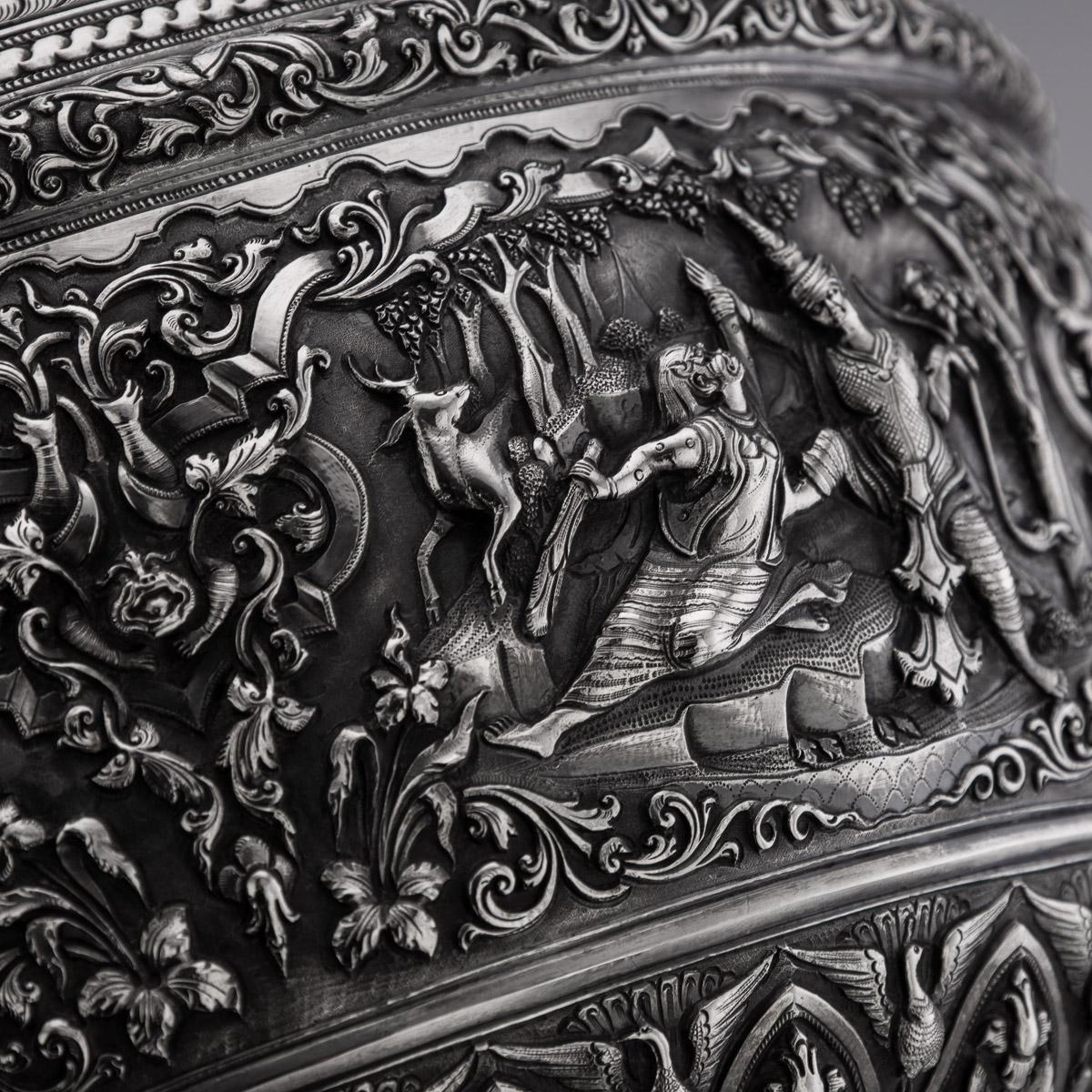 20th Century Exceptional Burmese Solid Silver Hand Crafted Bowl, c.1900 7