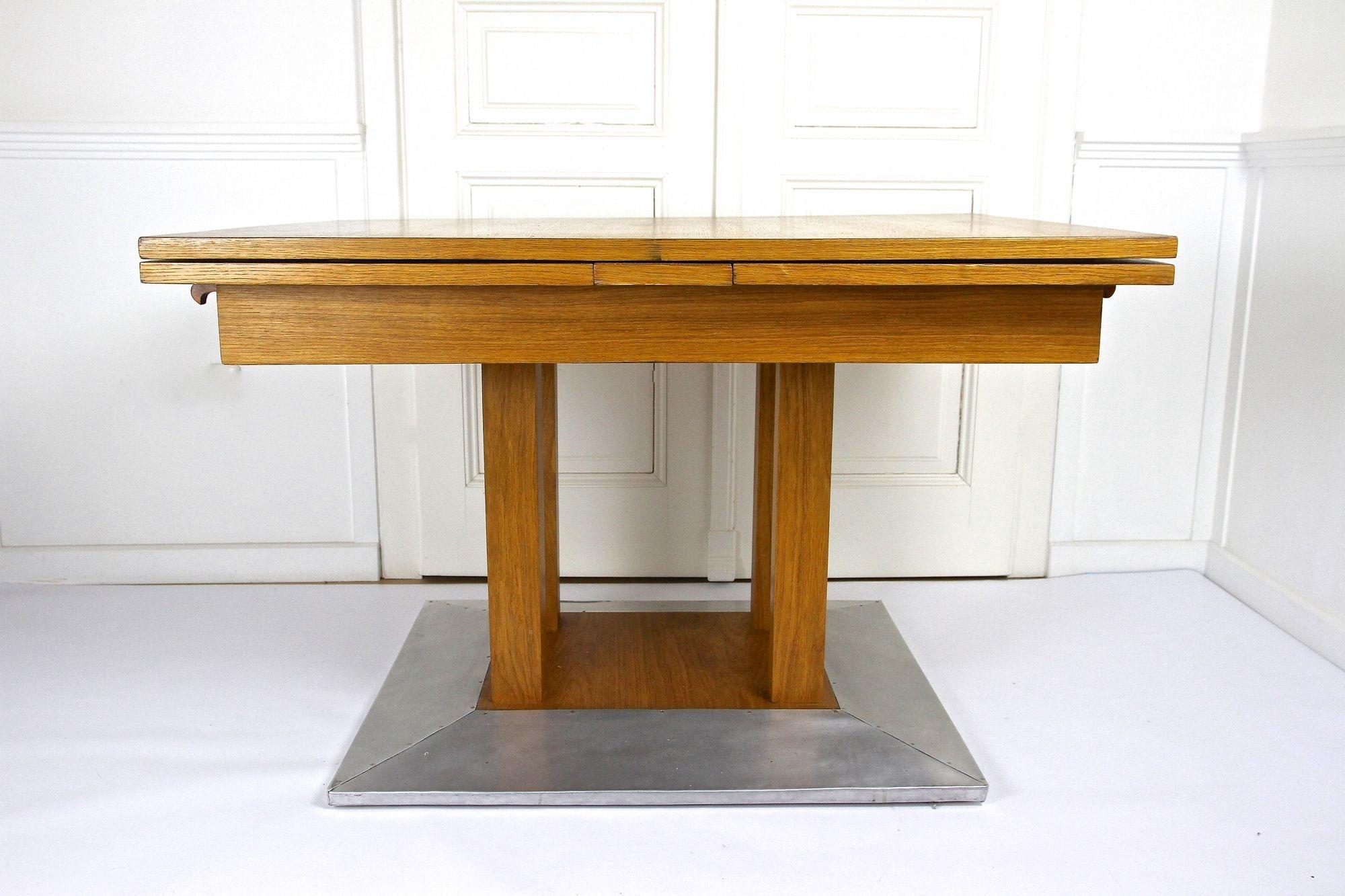 20th Century Extendable Oakwood Dining Table by Josef Hoffmann, AT ca. 1905 For Sale 6