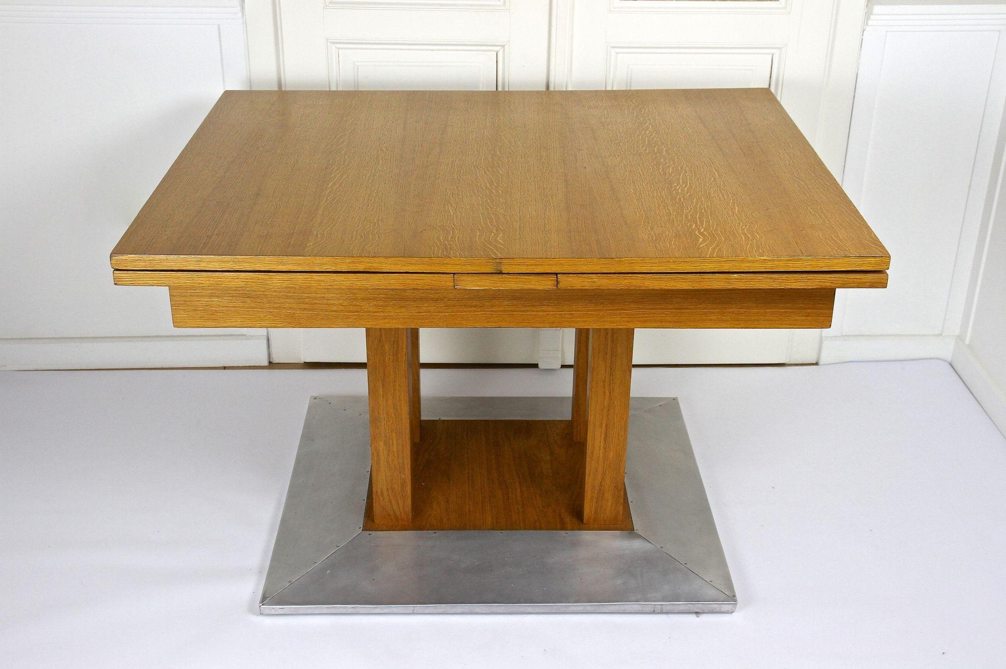 20th Century Extendable Oakwood Dining Table by Josef Hoffmann, AT ca. 1905 For Sale 4