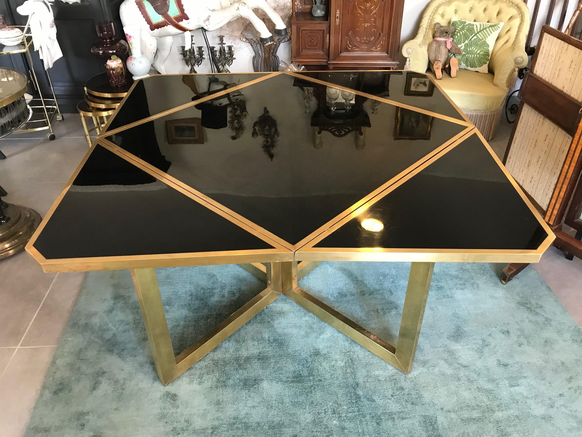20th Century Extending Brass and Black Lacquer Romeo Rega Table, 1970s In Good Condition For Sale In LEGNY, FR