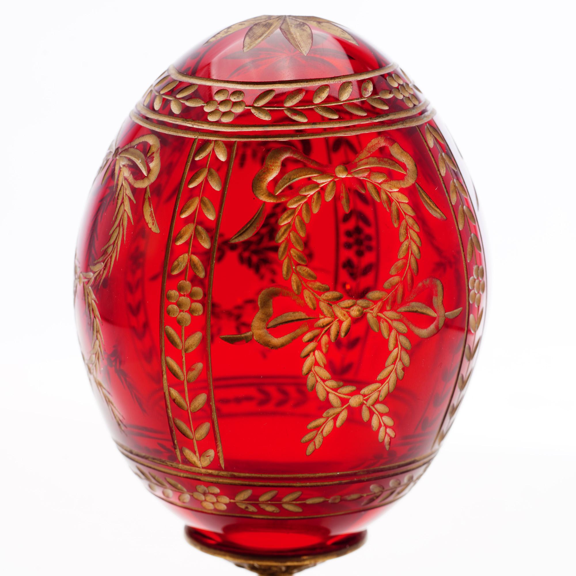 20th Century Faberge’ Red Blown Crystal Imperial Egg In Good Condition In Braintree, GB