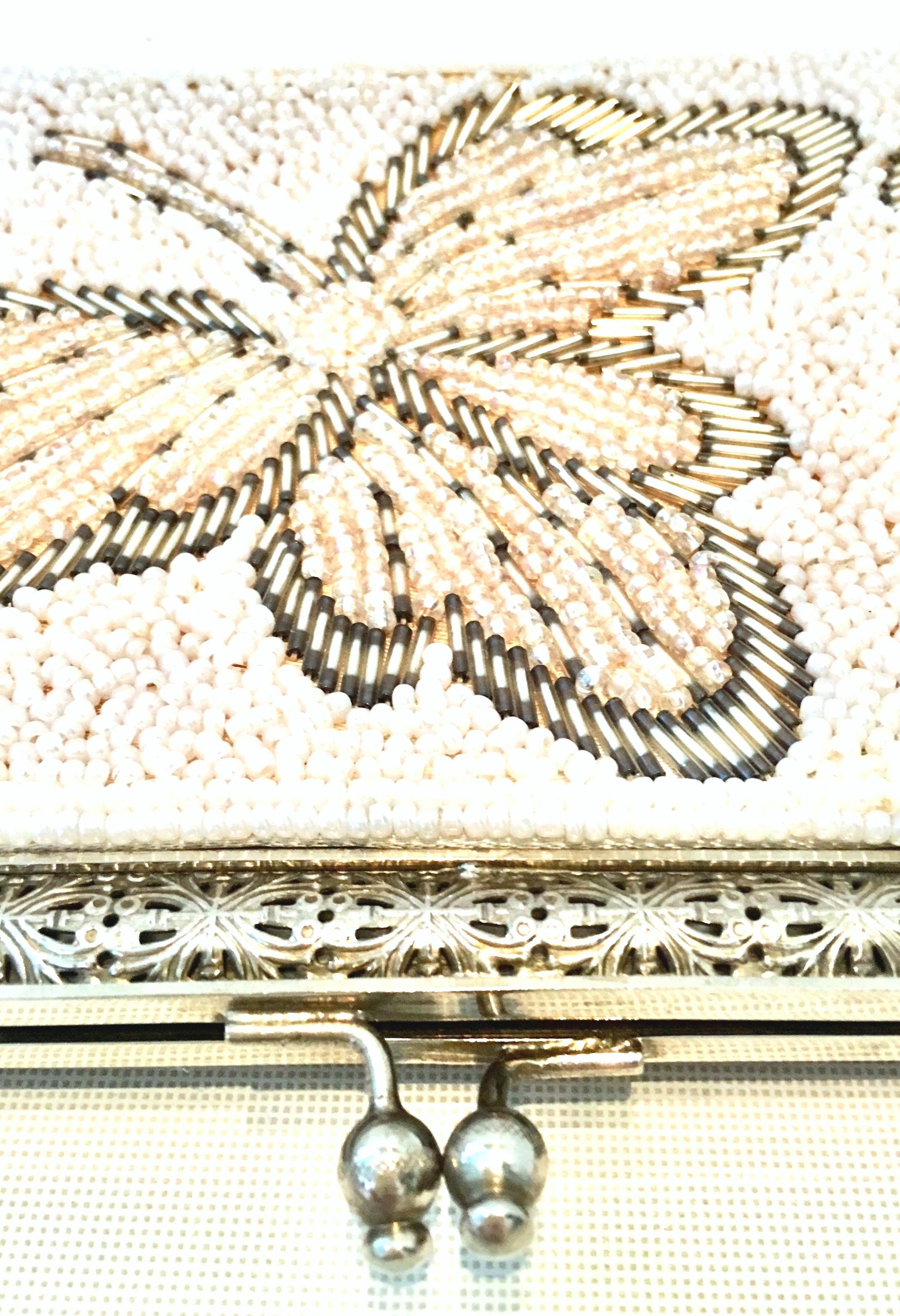 20th Century  Faux Pearl & Glass Bead Hand Bag-Hong Kong In Good Condition For Sale In West Palm Beach, FL