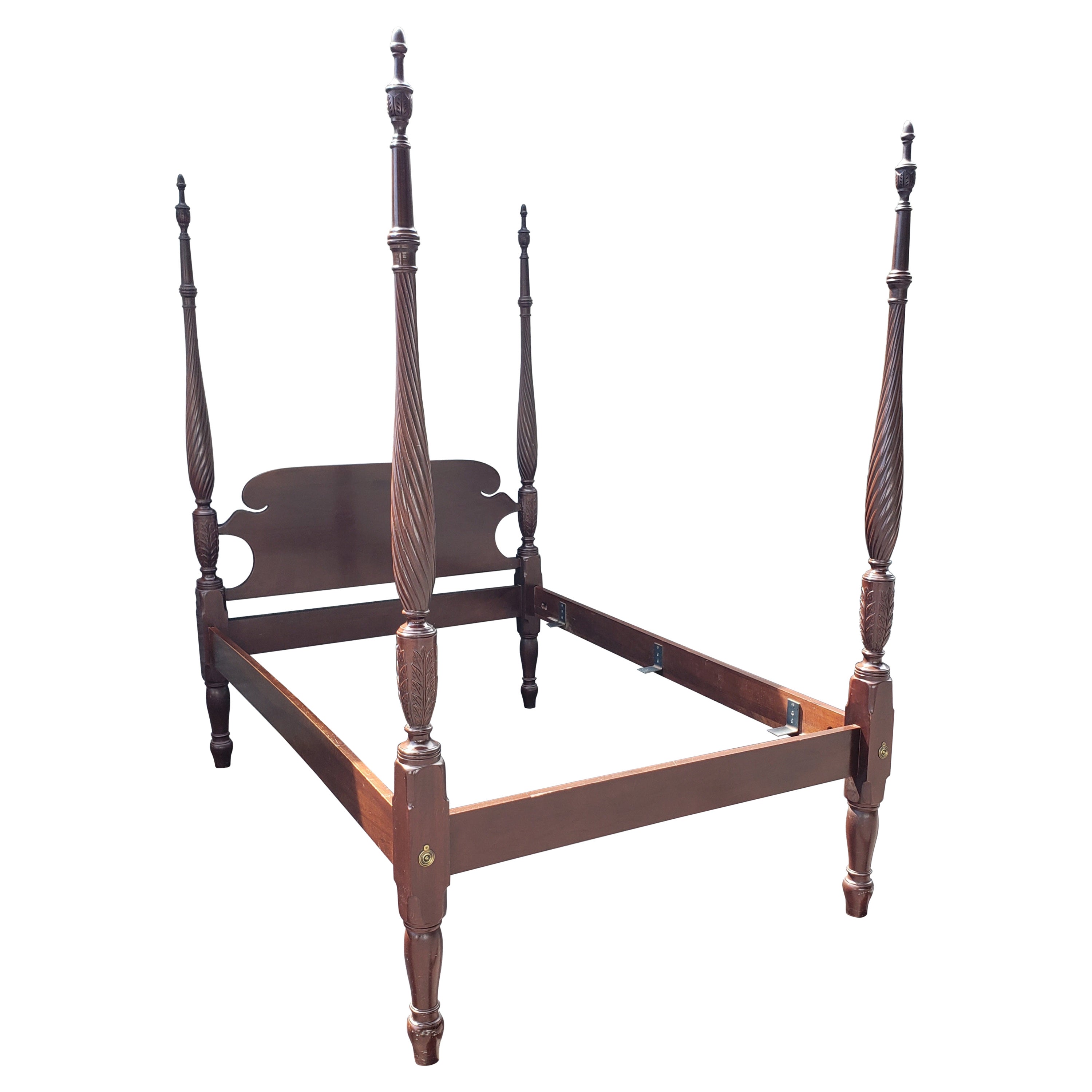 Letto laterale completo a baldacchino in mogano intagliato del XX secolo