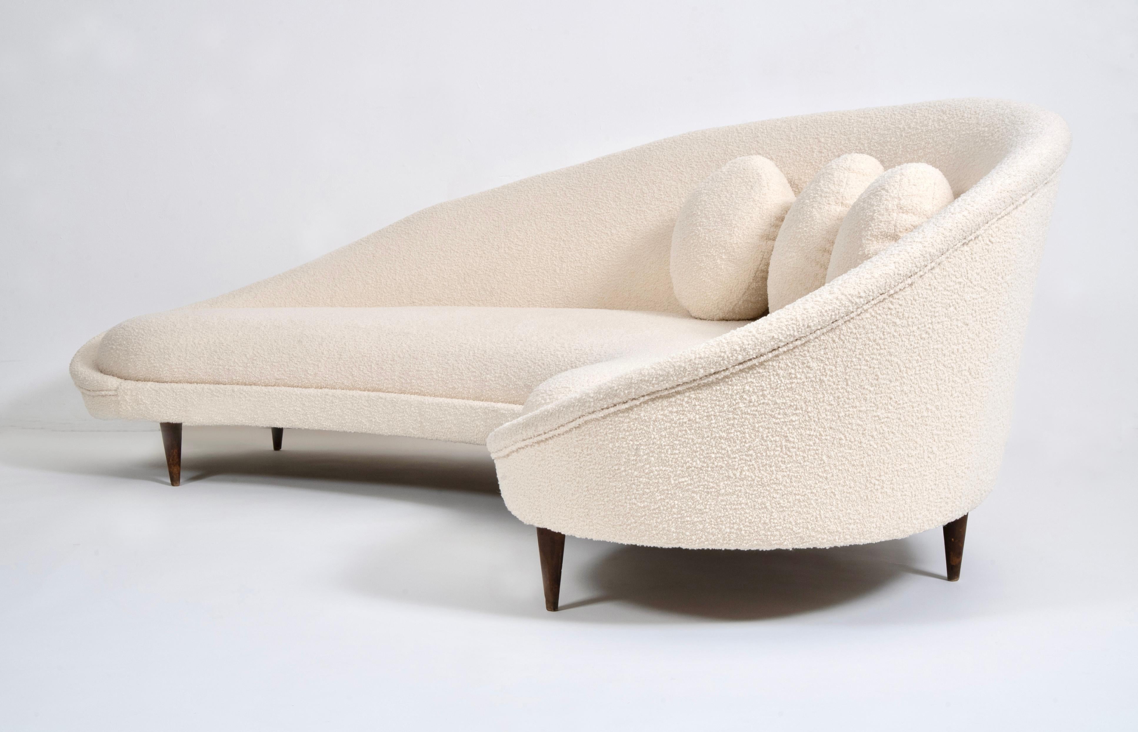 Wool 20th Century Federico Munari Curved Lounge Sofa, Italy, 1955 For Sale