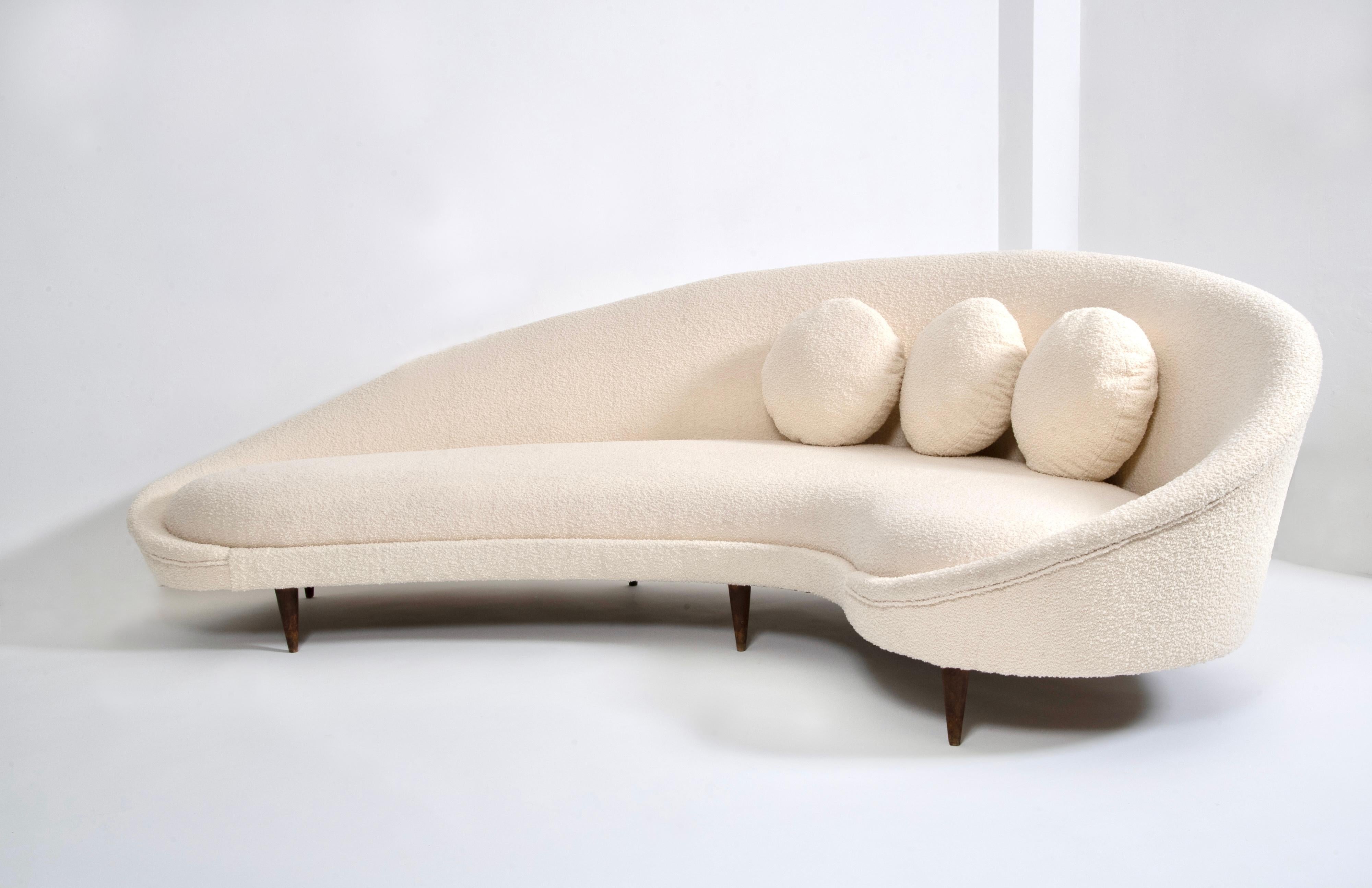 20th Century Federico Munari Curved Lounge Sofa, Italy, 1955 For Sale 1