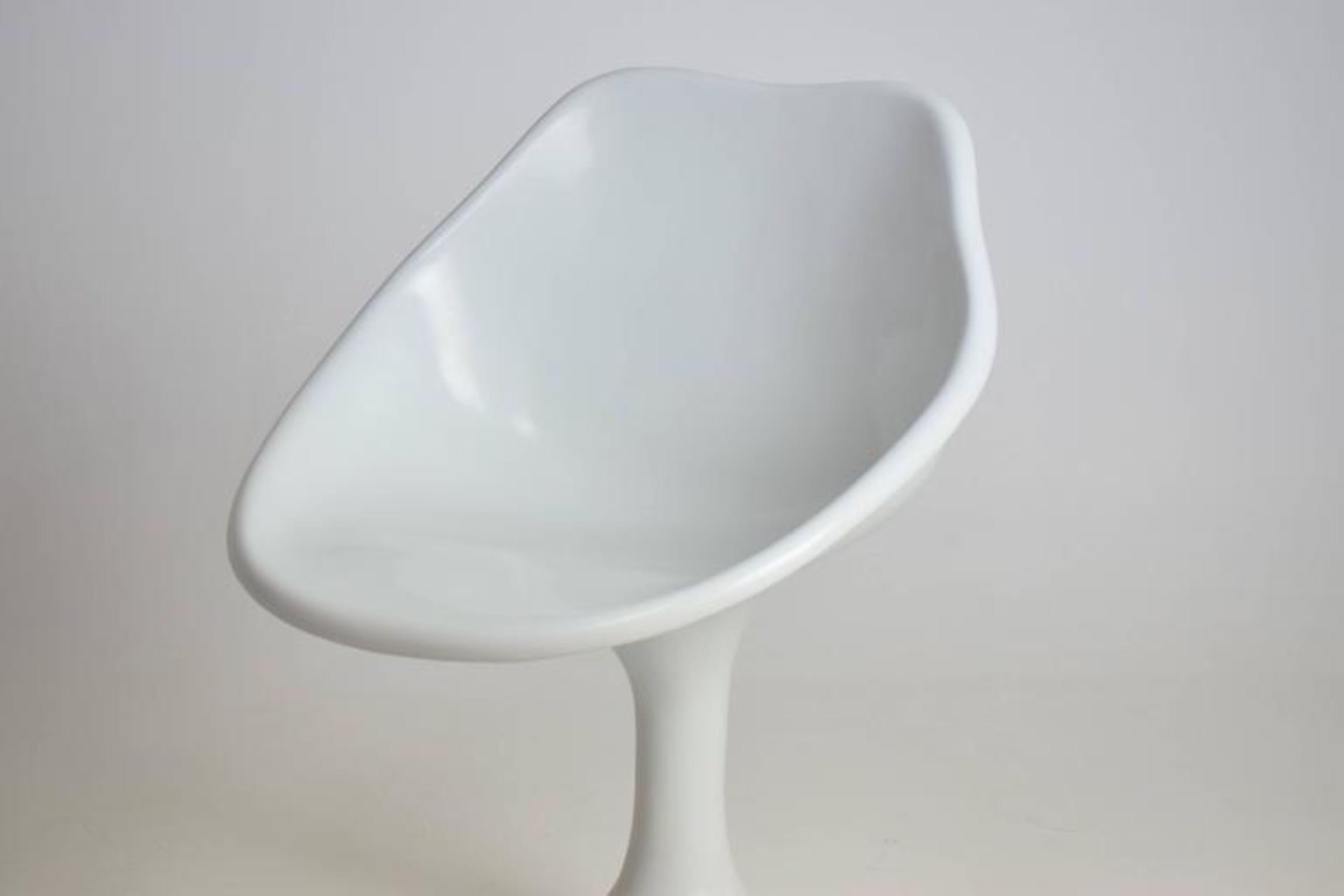 20th Century Fiberglass Space Age Chair, 1970's In Good Condition For Sale In Paris, FR