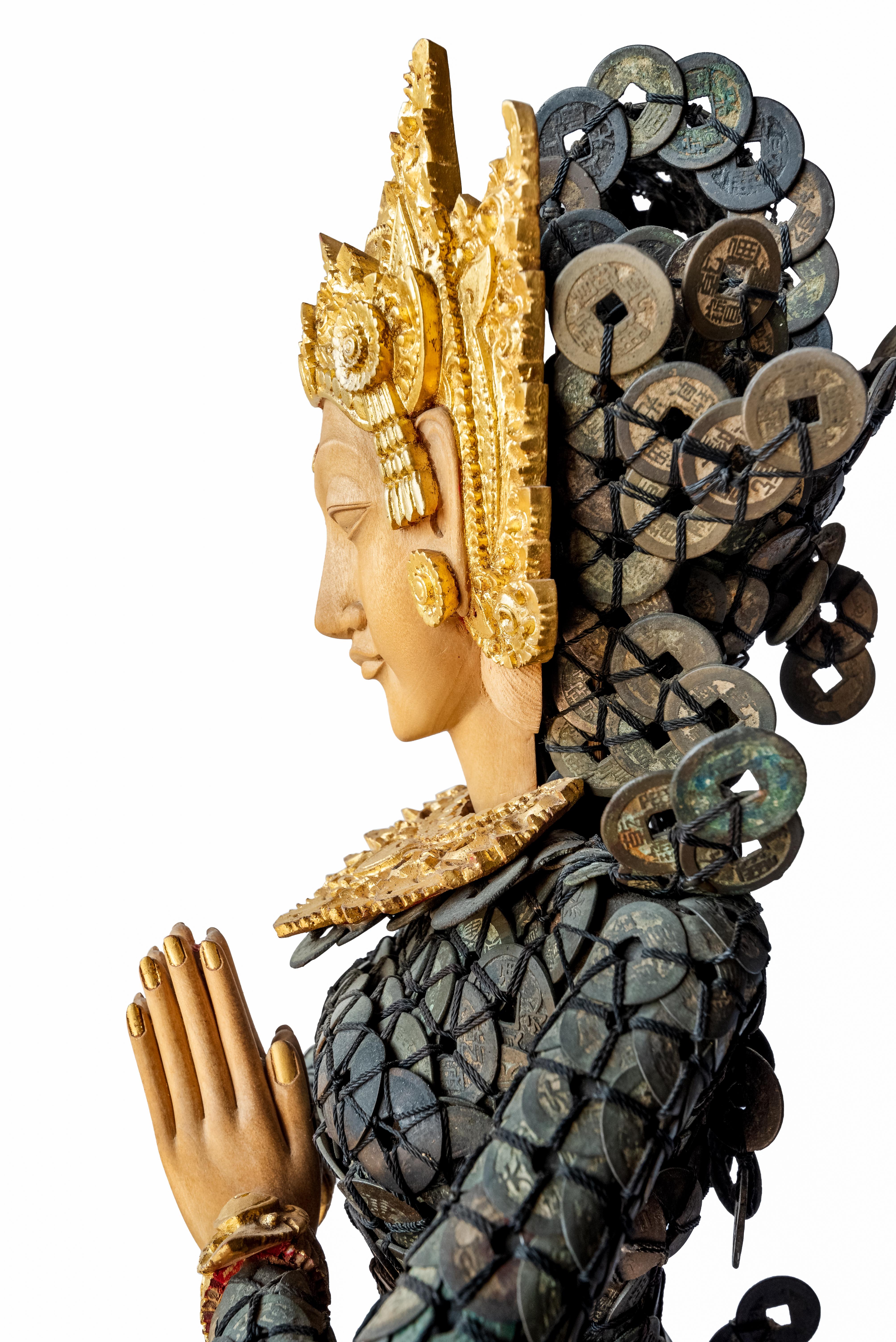 20th Century Figurative Dewi Sri Statue Qing Dynasty Copper Coins and Gold Wood In Good Condition In Matosinhos, PT