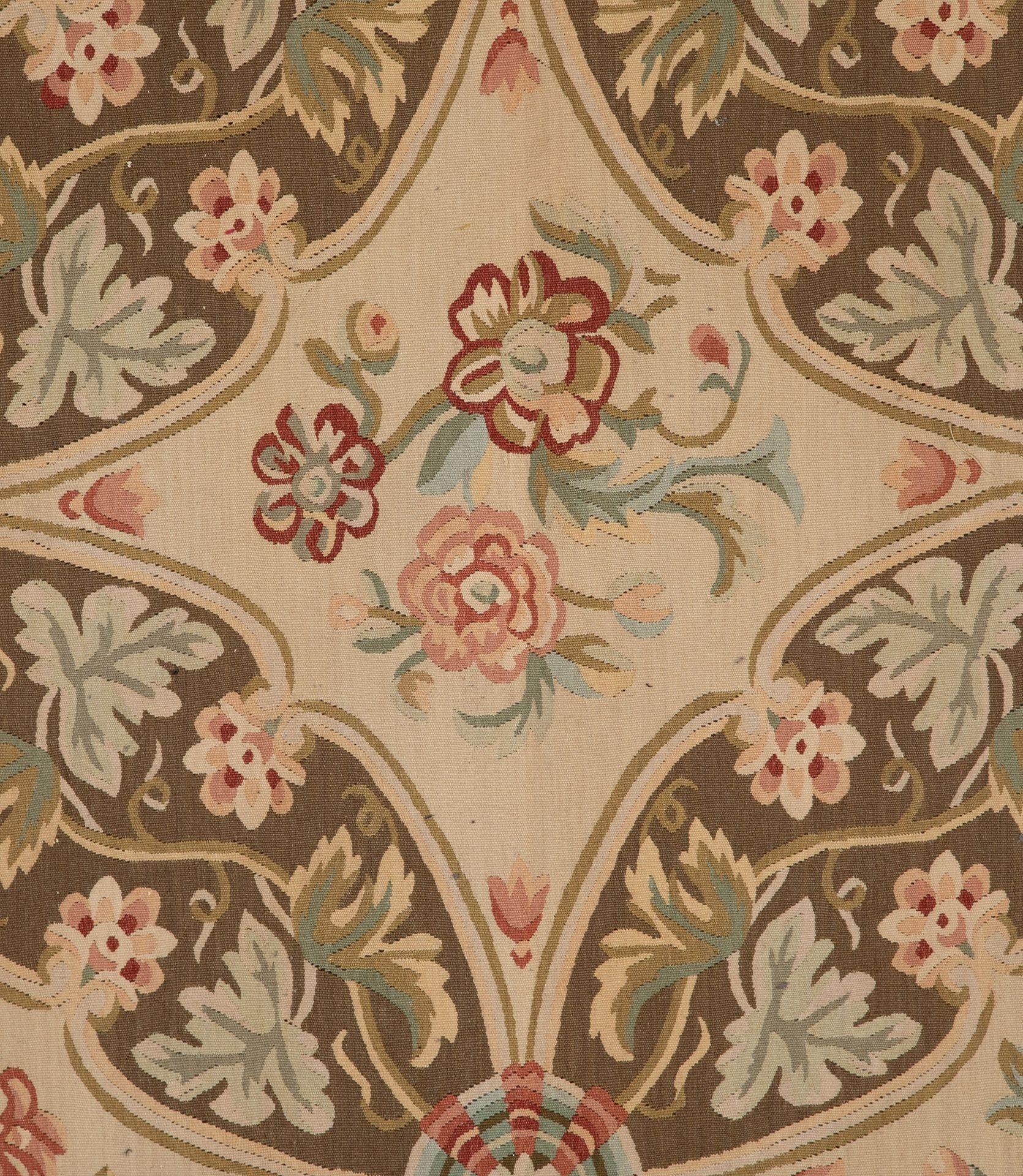 Tappeto Aubusson del XX secolo dal design Savonnerie In condizioni buone in vendita a Gloucestershire, GB