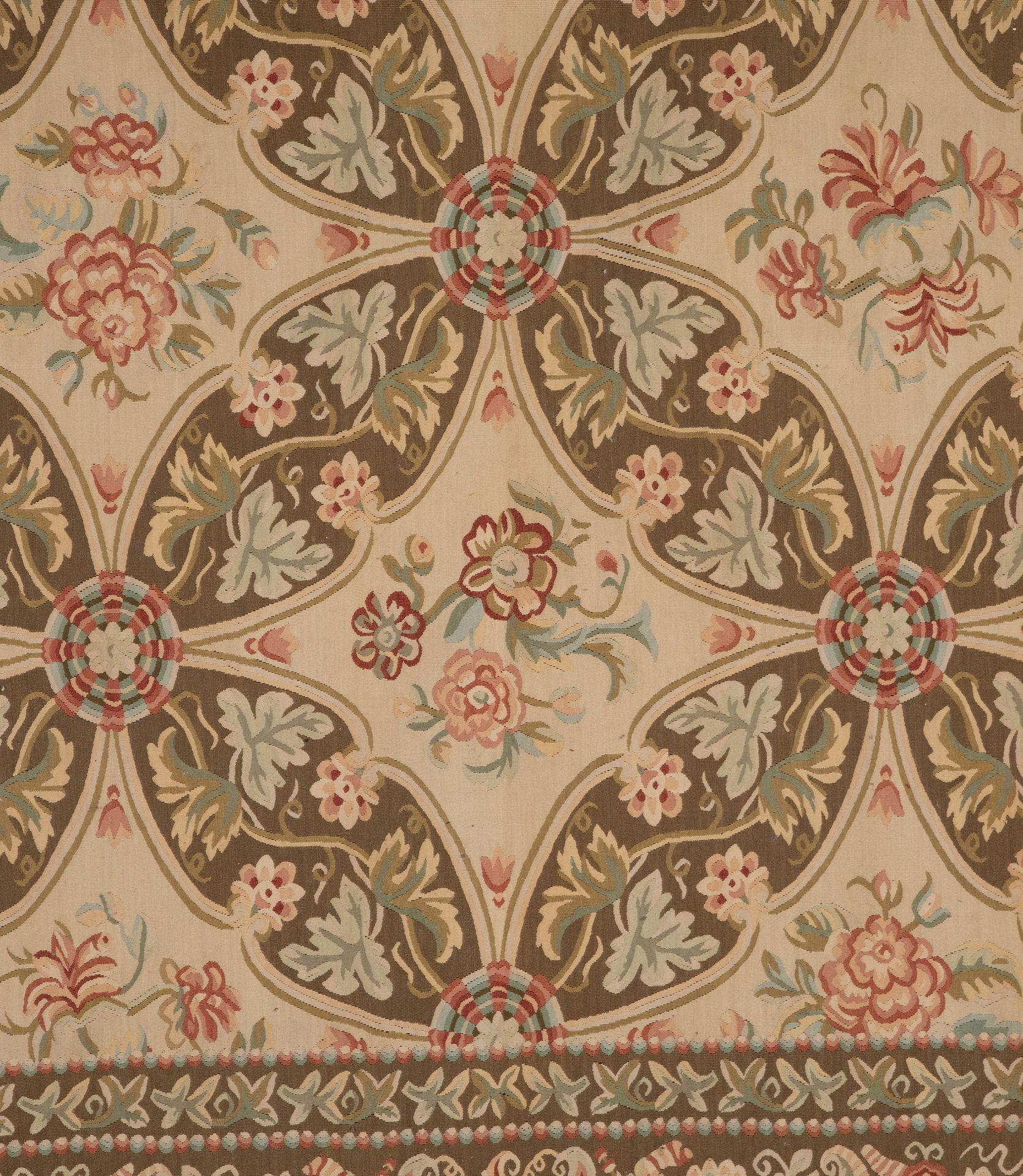 Tappeto Aubusson del XX secolo dal design Savonnerie in vendita 3