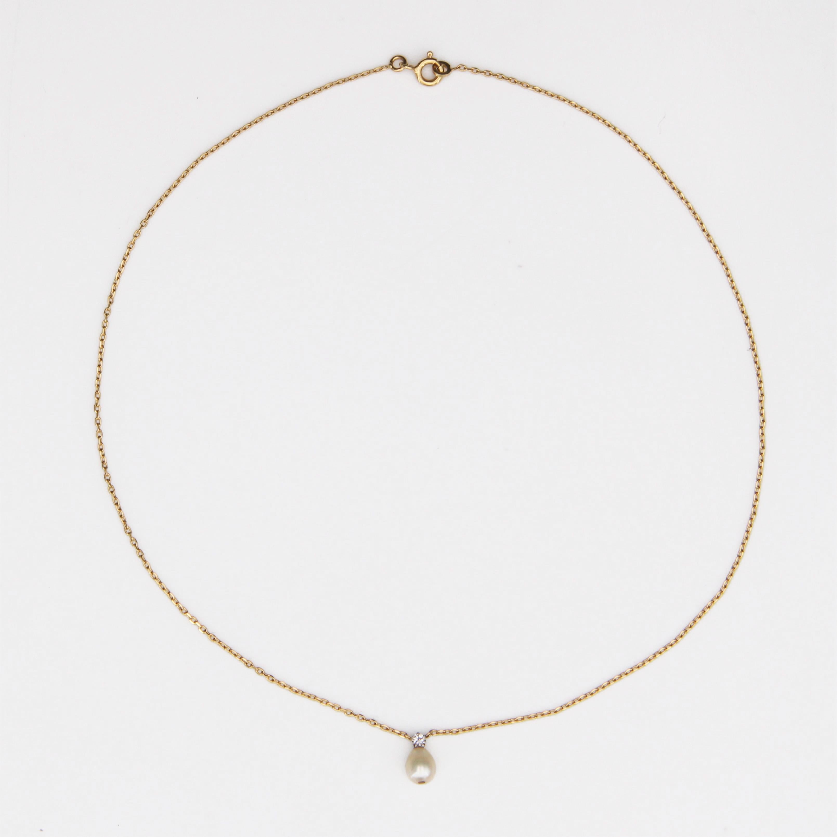 Halskette aus 18 Karat Gelbgold mit feinen Perlen und Diamanten aus dem 20. Jahrhundert (Belle Époque) im Angebot