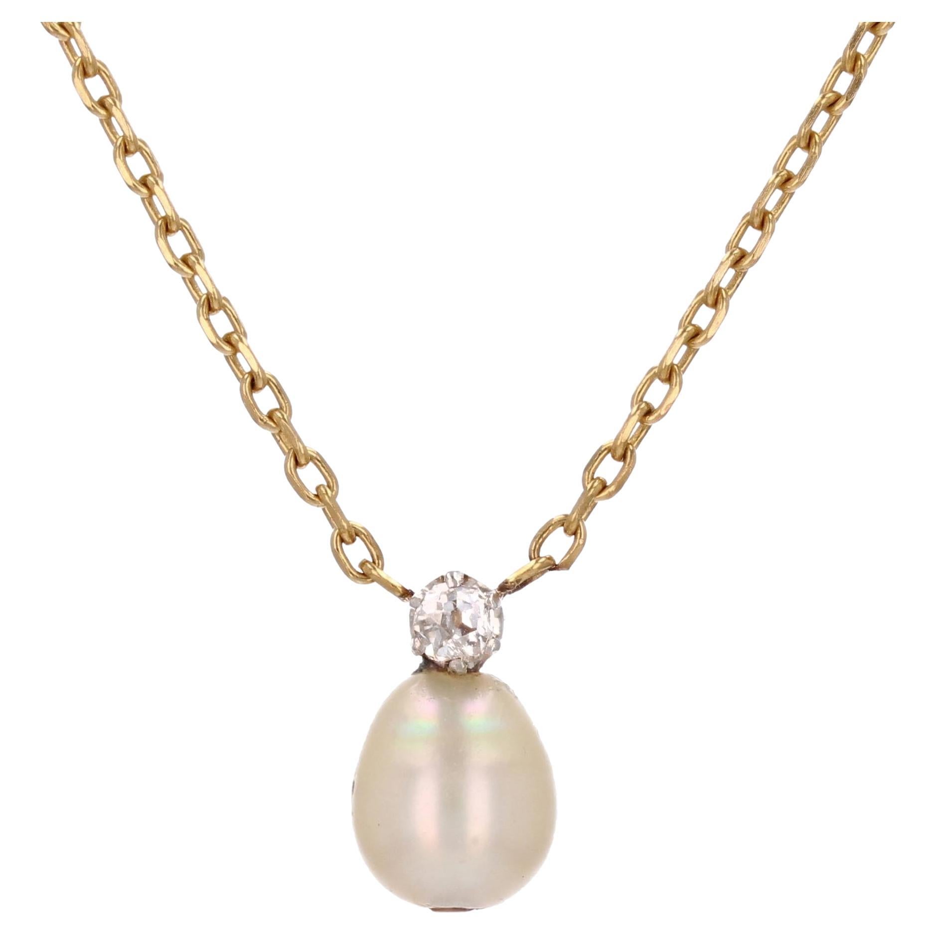 20th Century Fine Pearl and Diamond 18 Karat Yellow Gold Necklace For Sale