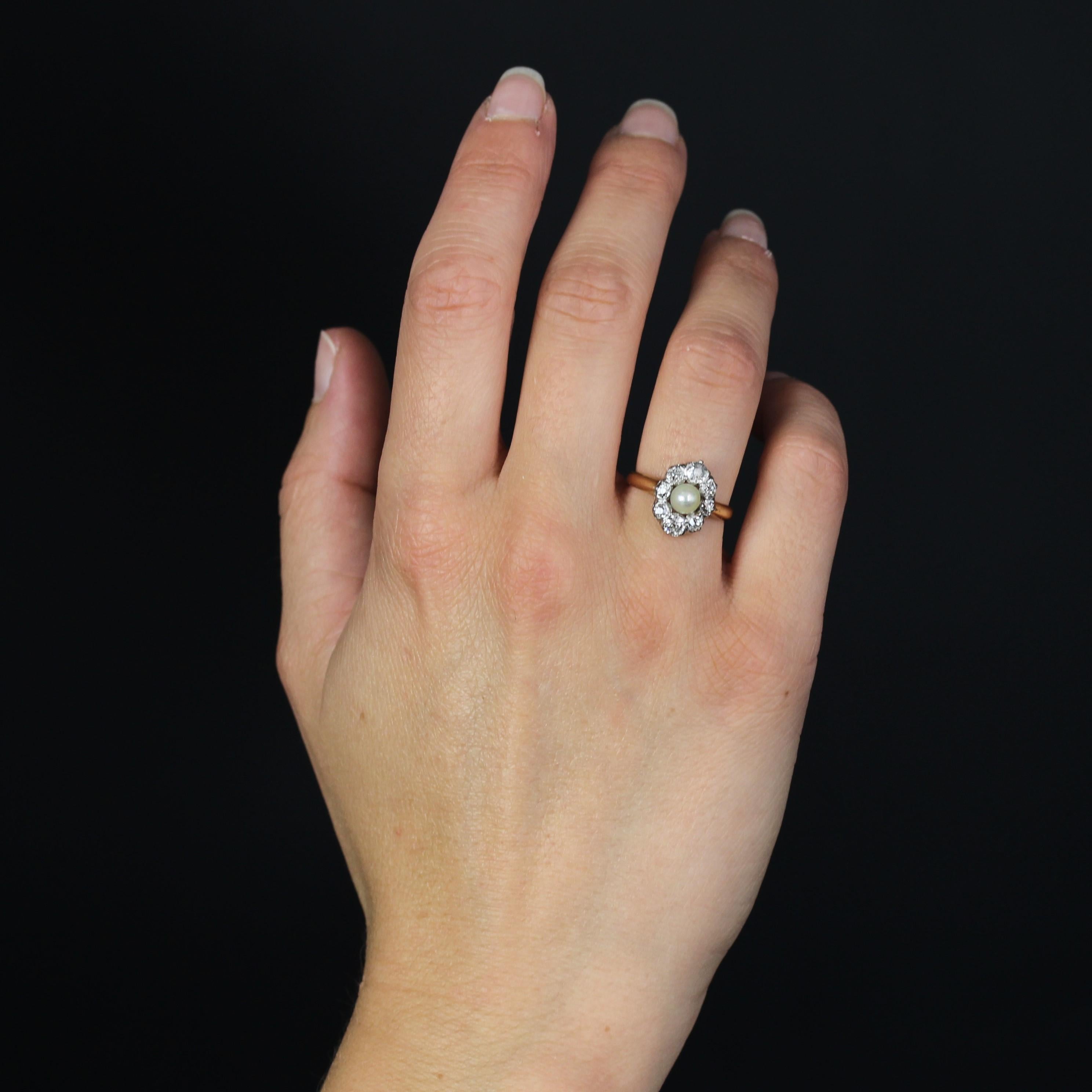 Marquise-Ring aus Gelbgold und Platin mit feinen Perlen und Diamanten aus dem 20. Jahrhundert (Antiker Kissenschliff) im Angebot