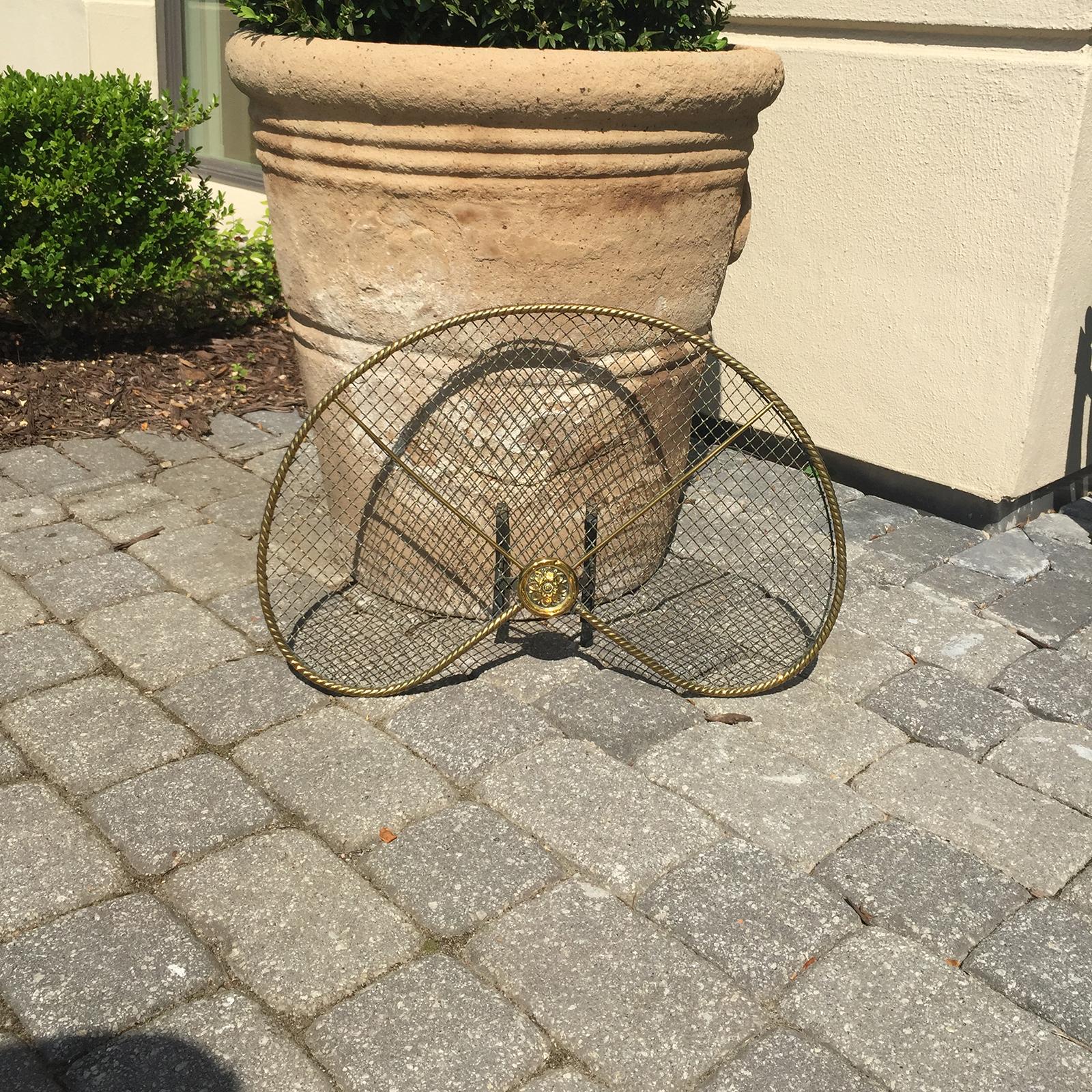 20th Century Brass and Iron Mesh Fire Deflector with Flower Motif In Good Condition In Atlanta, GA