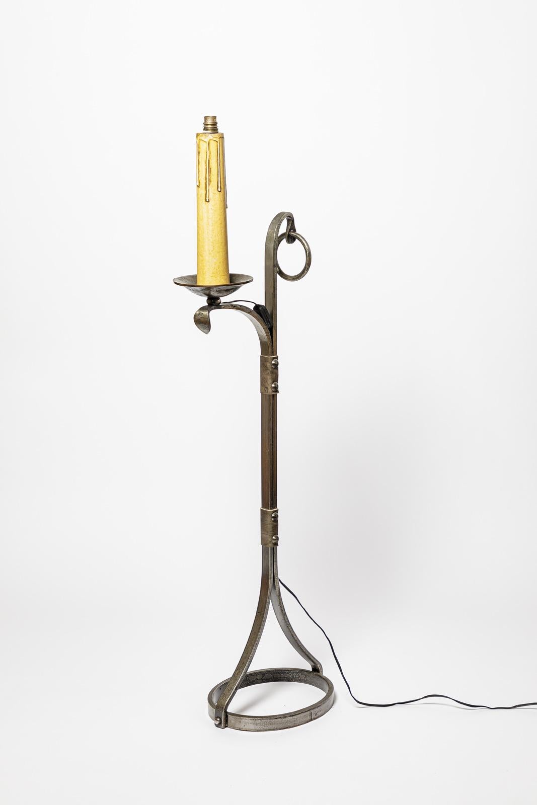 Mid-Century Modern Lampadaire métal et cuir du 20ème siècle par Jean Pierre Ryckaert Style de l'adnet en vente